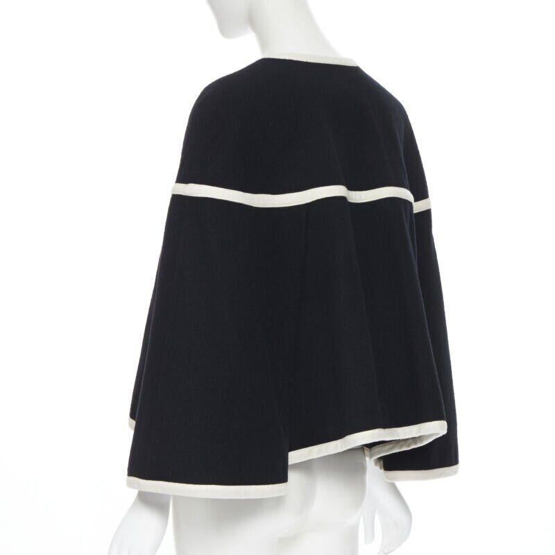 vintage COMME DES GARCONS 1989 Runway nero bianco trimmato mantello poncho giacca M in vendita 2