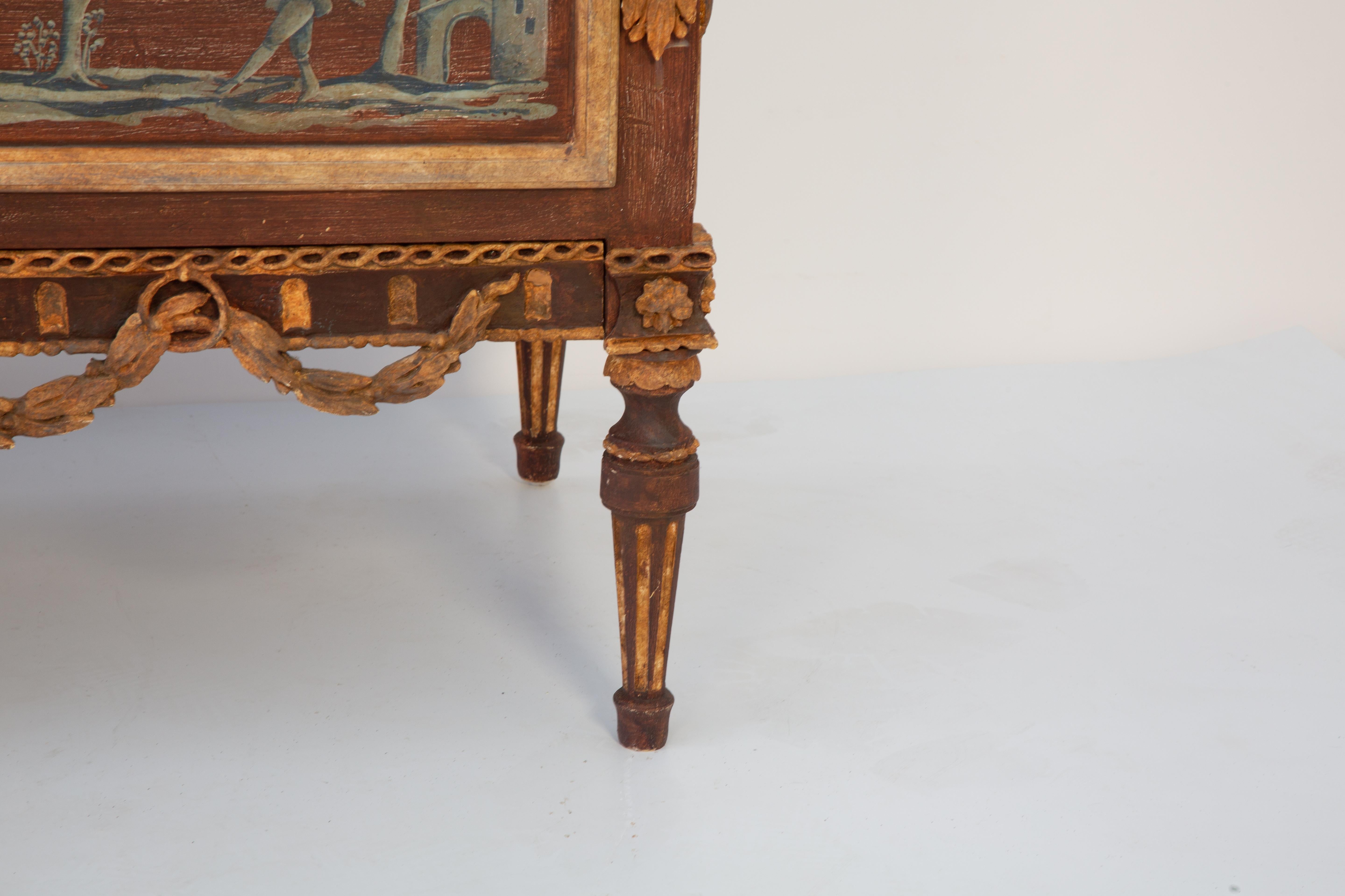Commode Vintage avec scènes peintes à la main et festons de feuillage en vente 1