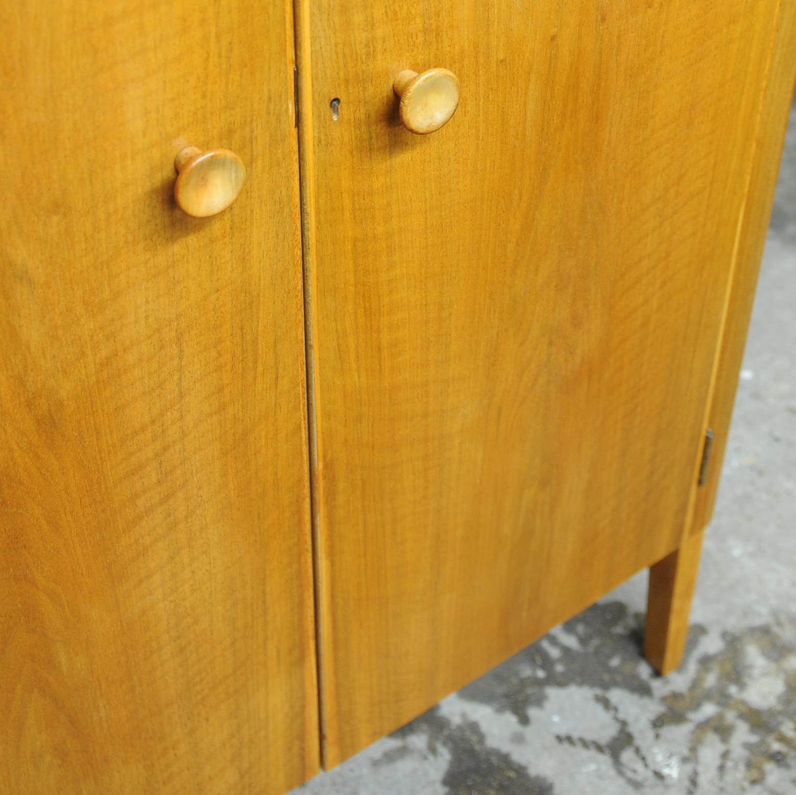 Vintage Compact Walnut Wardrobe by Gordon Russell, 1960s In Good Condition For Sale In Chesham, GB