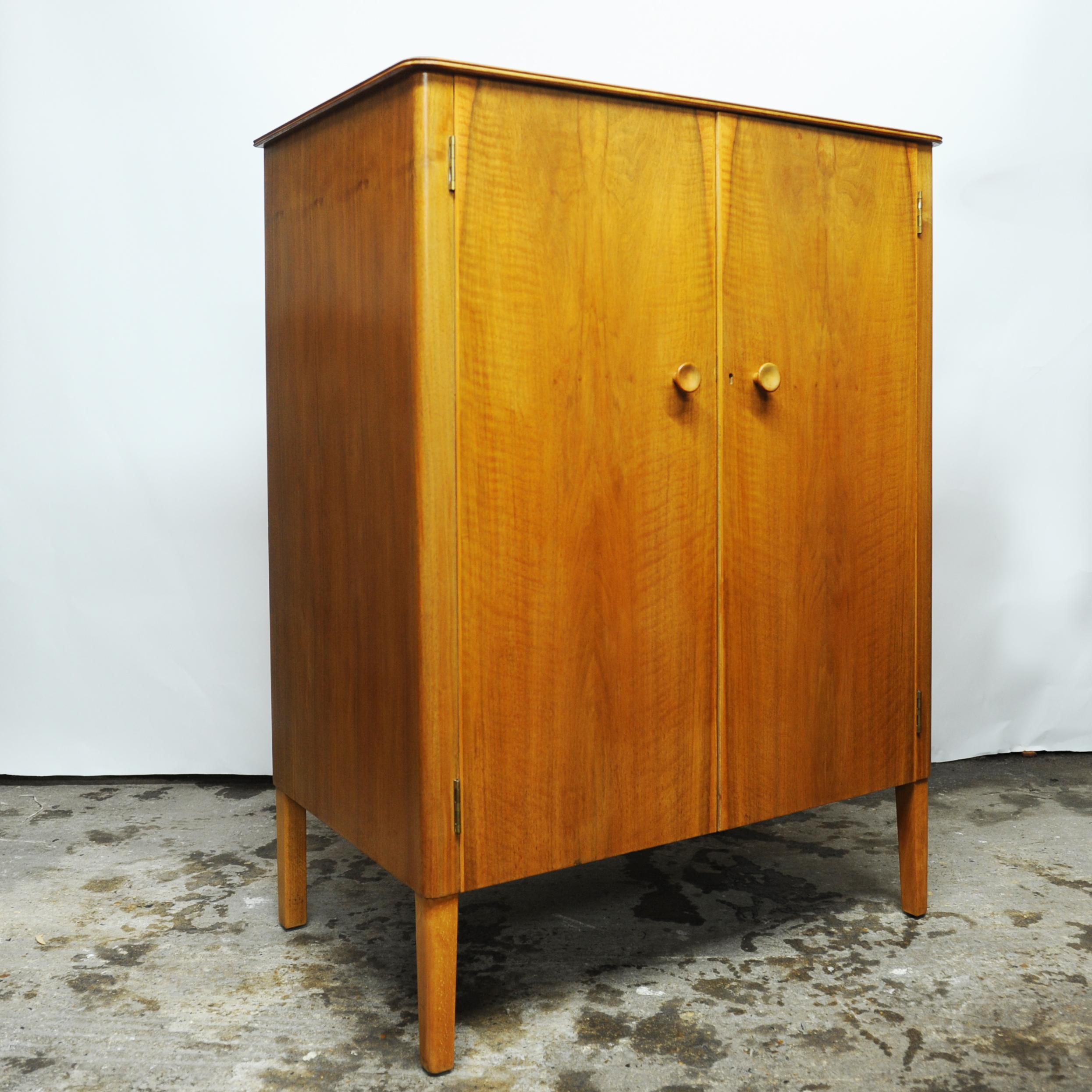 Vintage Compact Walnut Wardrobe by Gordon Russell, 1960s For Sale 3