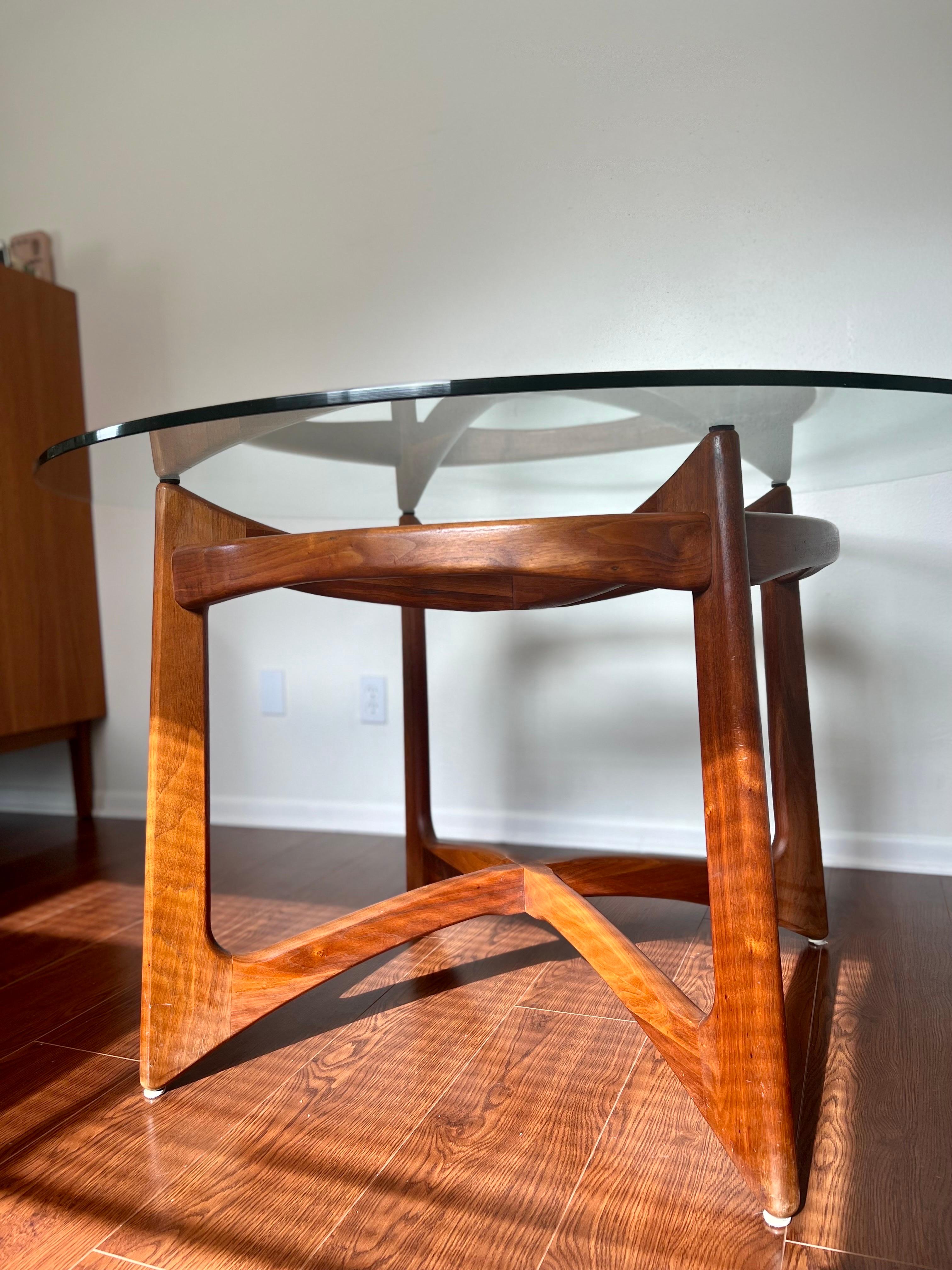 Vintage Compass Dining Table Model No. 2458 - T48 Designed by Adrian Pearsall In Good Condition In Houston, TX