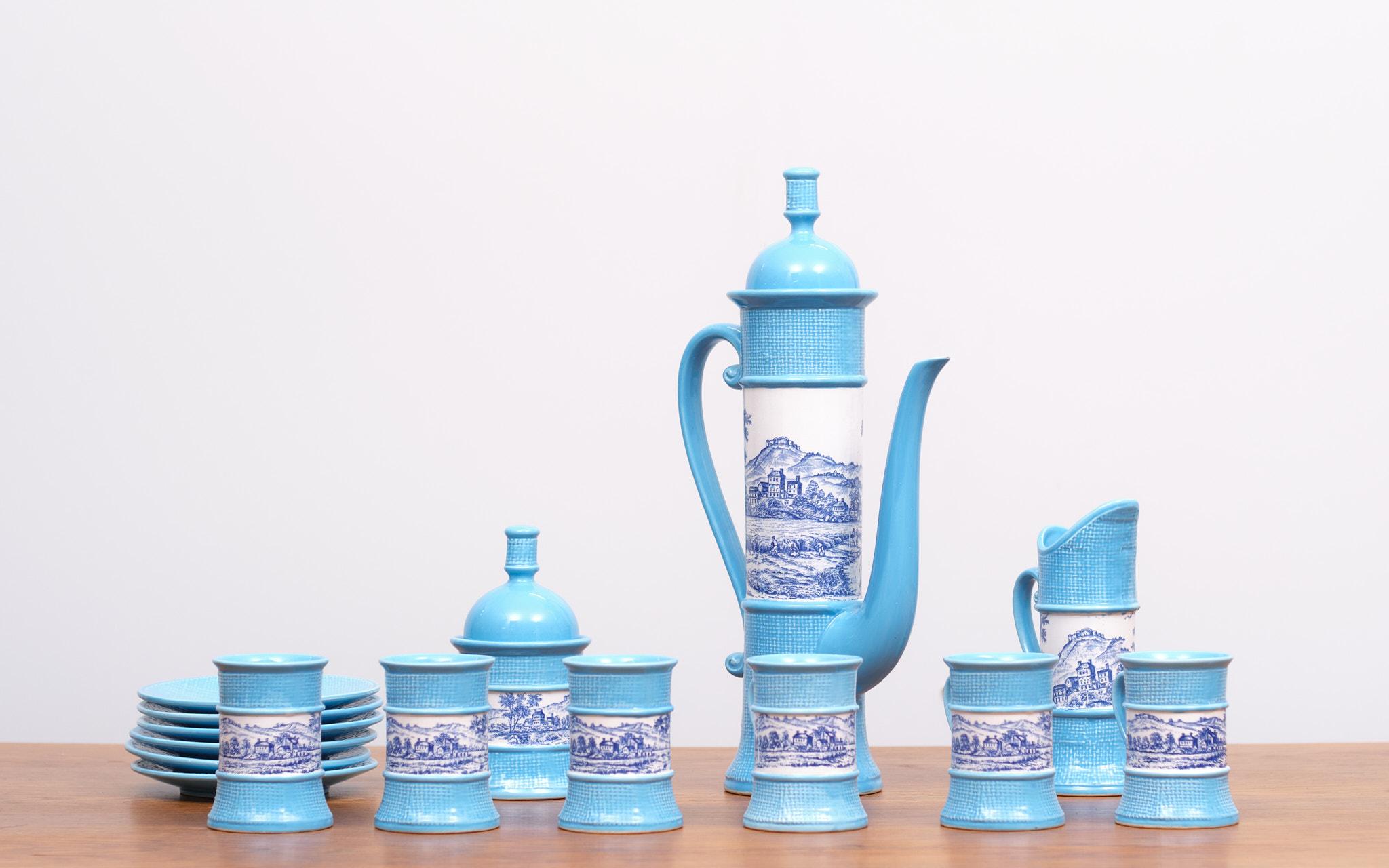 Mid-Century Modern Vintage Complete Tea Set 17 Pieces 1960s For Sale