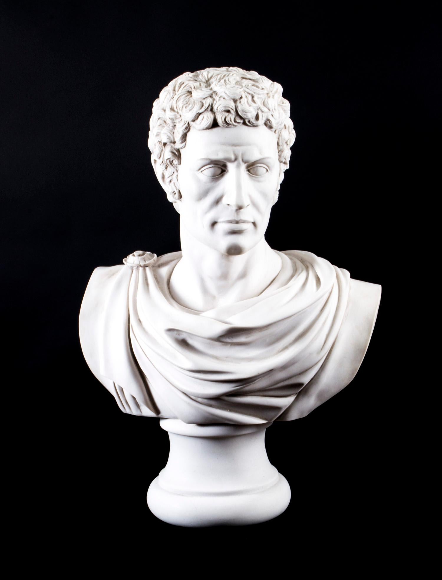 A beautifully sculpted composite marble bust of the famous Roman general Lucius Junius Brutus dating from the last quarter of the 20th century.

He is waering a flowing toga with a fibulae or broach holding it in place, on a matching elegant