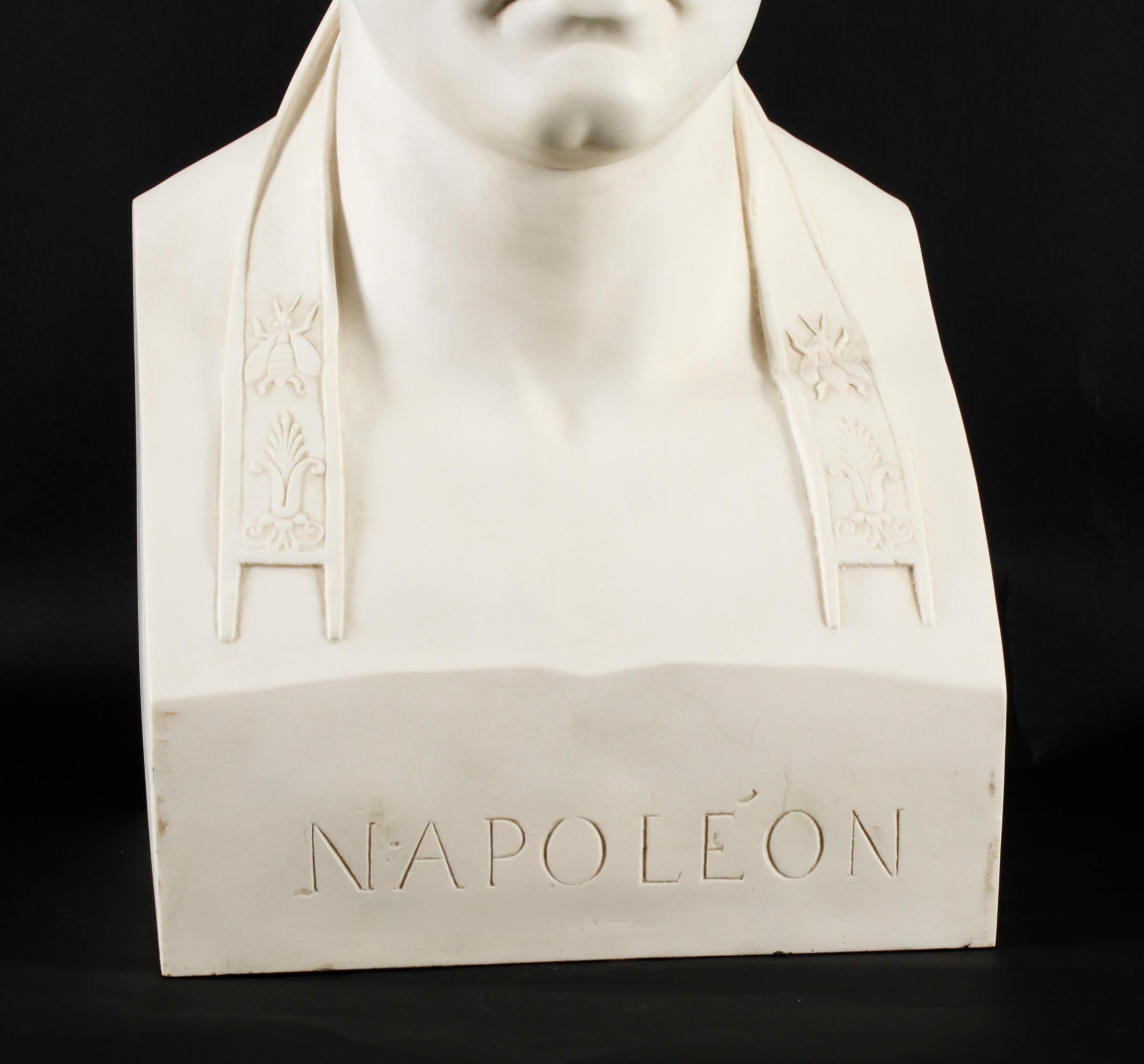 Eine schöne Anthony-Whiting-Büste aus weißem Kompositmarmor von Napoleon Bonaparte als Cäsar, die aus dem letzten Viertel des 20. Jahrhunderts stammt.

Napoleon ist mit einem Lorbeerkranz auf dem Kopf dargestellt, die Büste ist auf der Rückseite mit