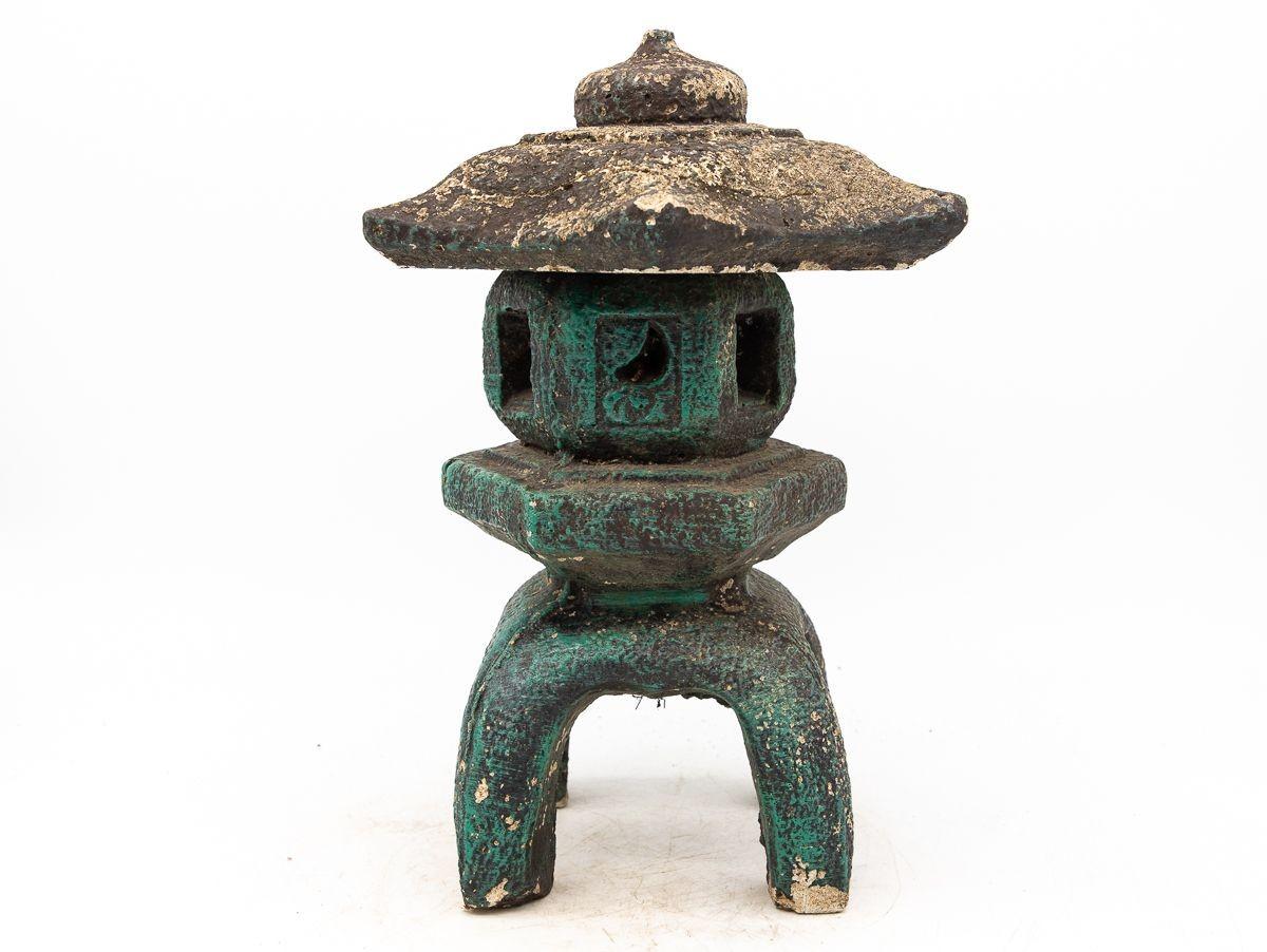 Japonais Lanterne pagode Yukimi vintage en pierre composite, années 1960 en vente