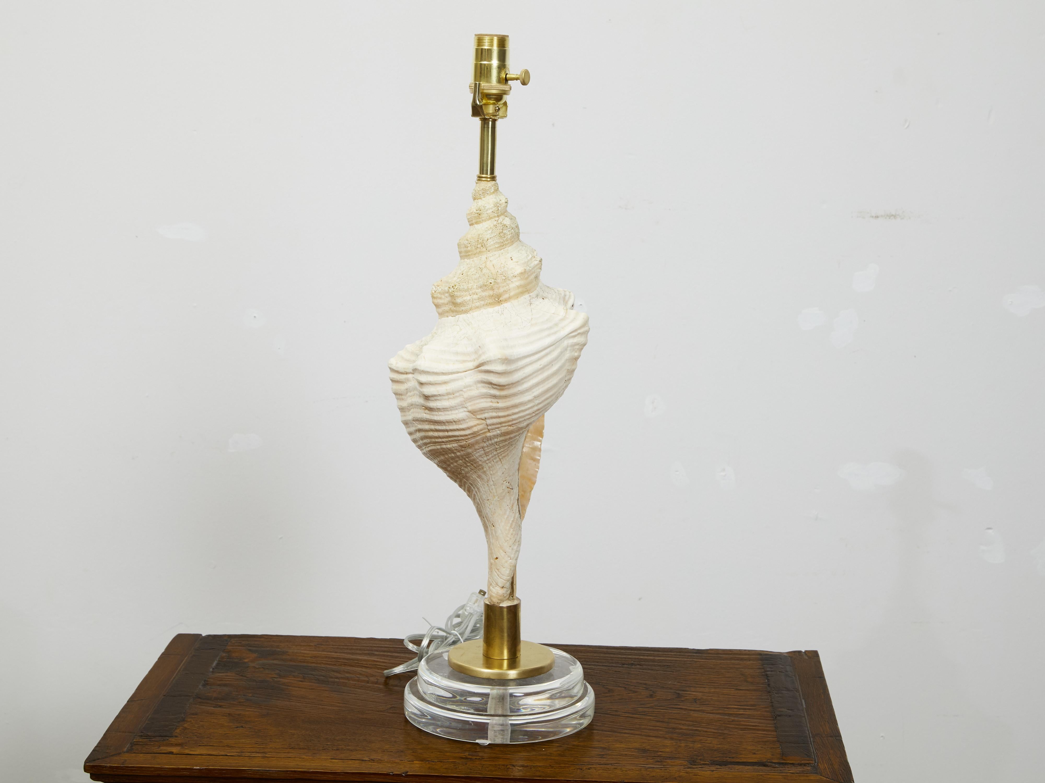 Vintage Conch Shell Table Lamp from the Midcentury Mounted on Round Lucite Base In Good Condition In Atlanta, GA