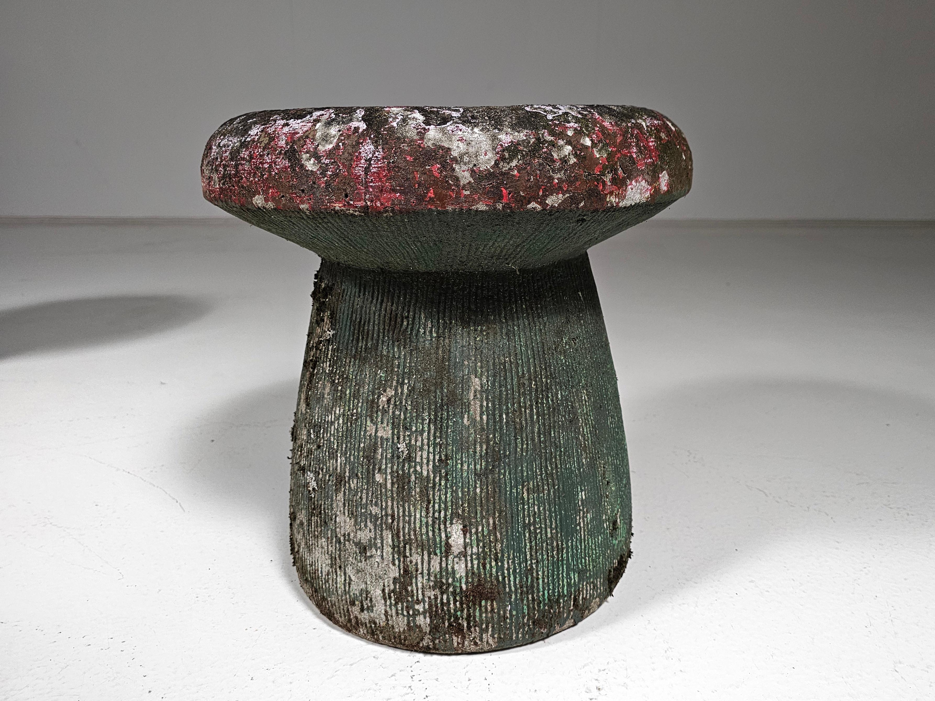 Vintage Beton Garten Pilz Hocker, Frankreich, 1960er Jahre (20. Jahrhundert) im Angebot