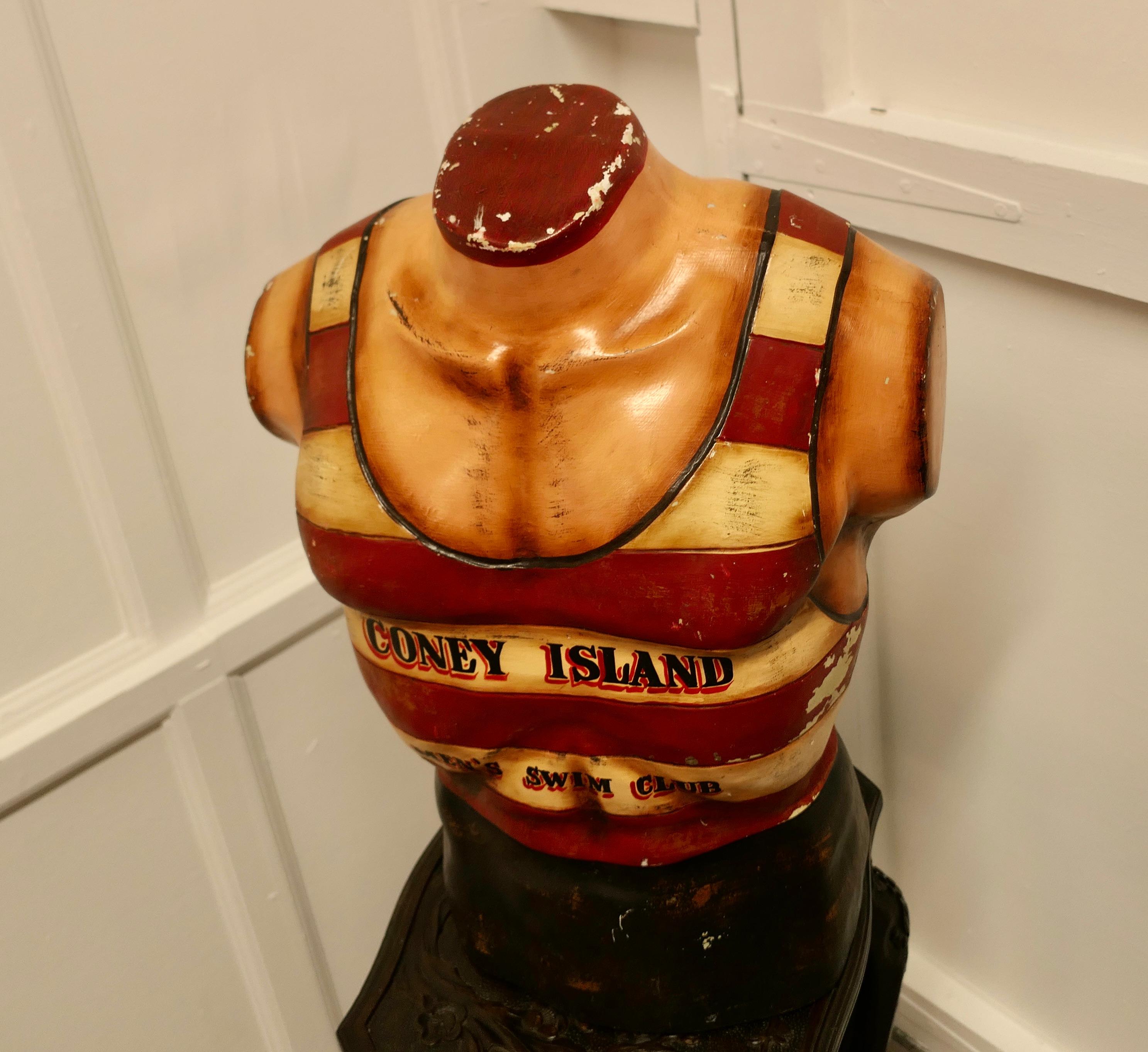 Manichino vintage del club di nuoto maschile di Coney Island In condizioni buone in vendita a Godshill, Isle of Wight
