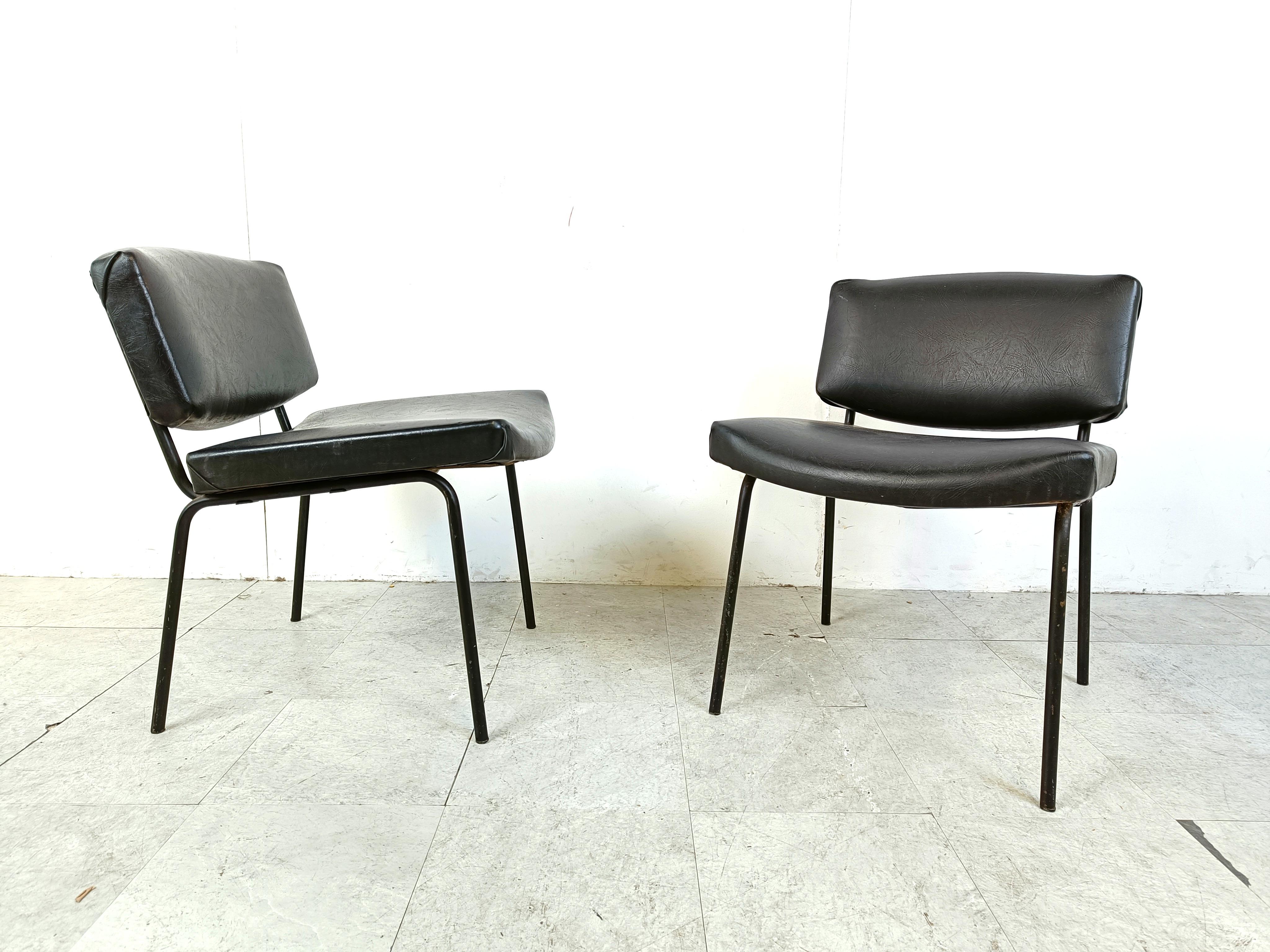 Vintage Conseil Stühle von Pierre Guariche 1950er Jahre, Frankreich im Zustand „Gut“ im Angebot in HEVERLEE, BE