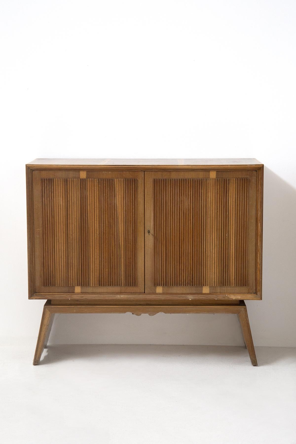Vintage Sideboard in Walnut Wood by Paolo Buffa In Good Condition In Milano, IT
