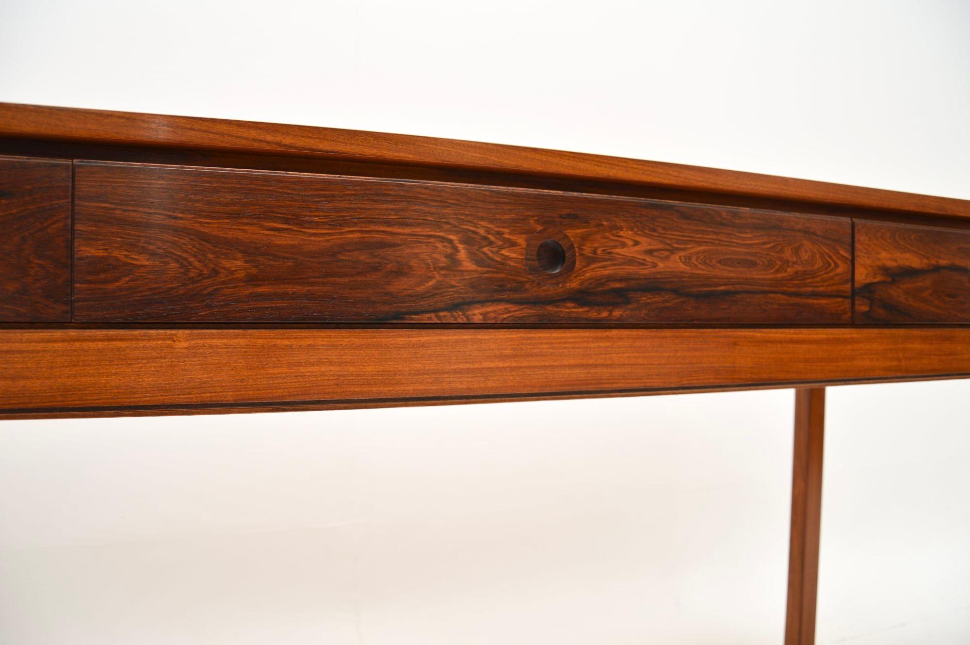 Vintage Console Table by Robert Heritage for Archie Shine 3