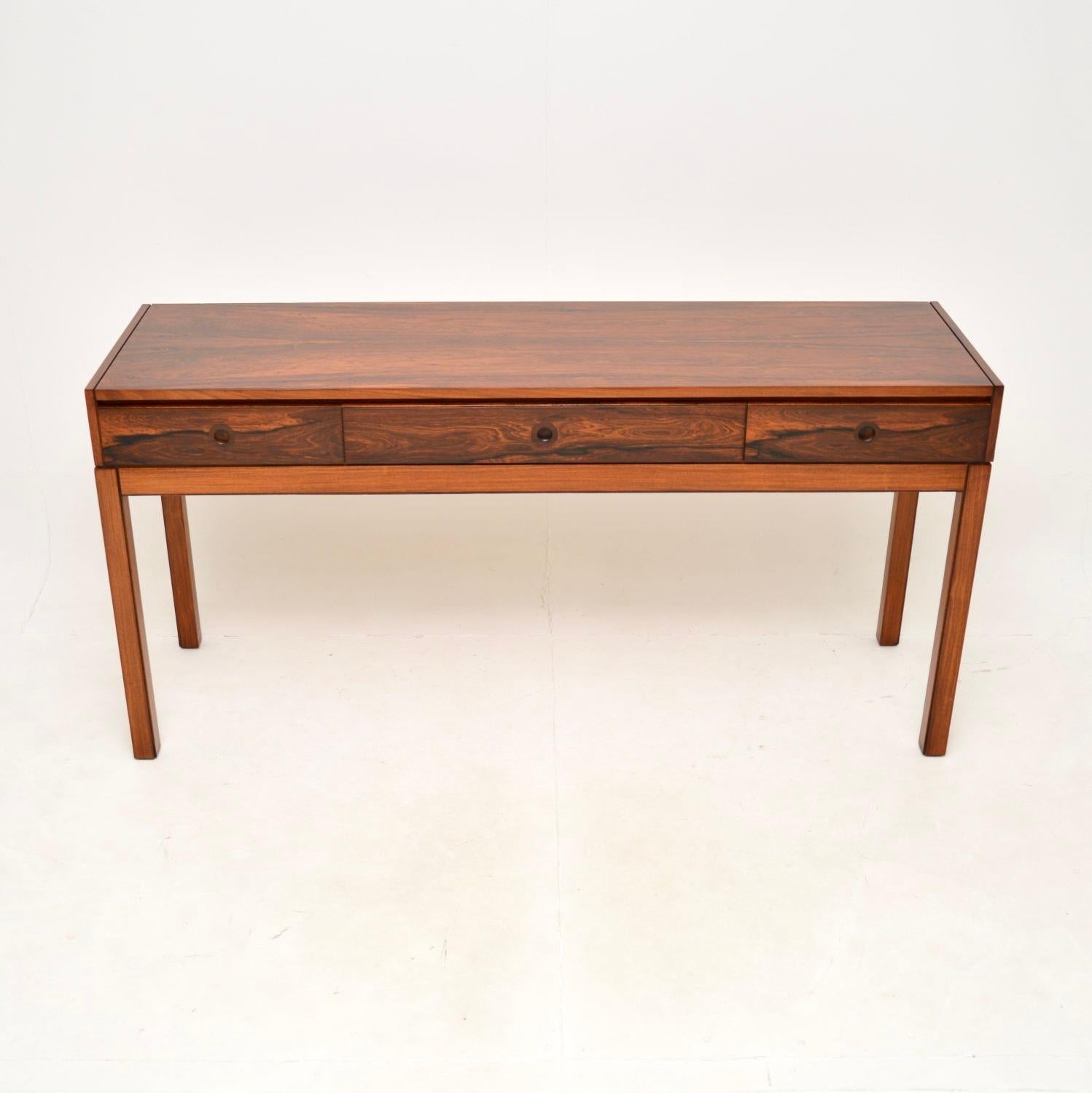An exceedingly rare and impressive vintage console table by Robert Heritage for Archie Shine. This was made in England, it dates from the 1960’s.

The quality is outstanding as with all Archie Shine products, this may have been a one off custom