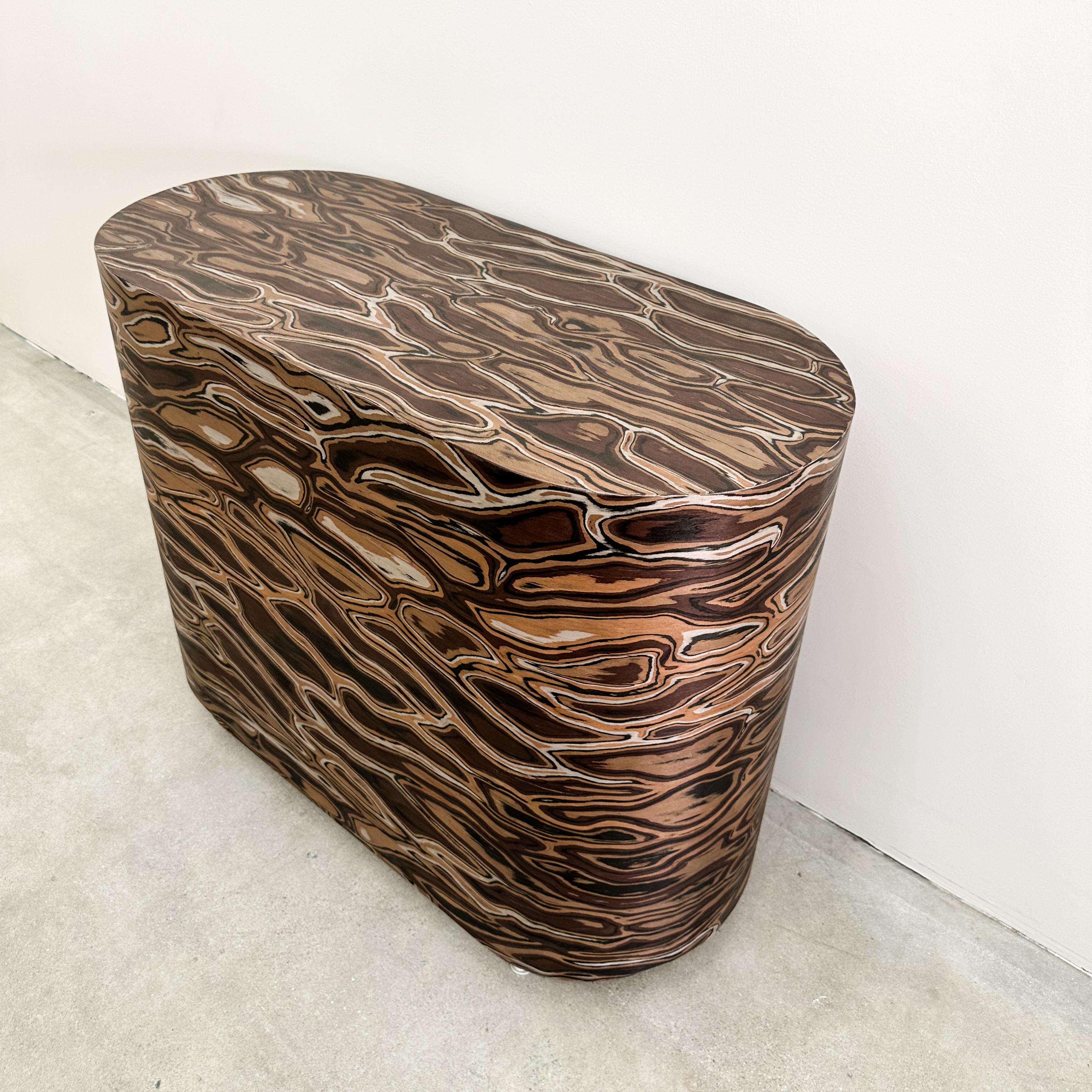 Modernistischer Konsolentisch im Vintage-Stil  Skulpturale Holz-Anrichte  MCM 70er Jahre im Angebot 3