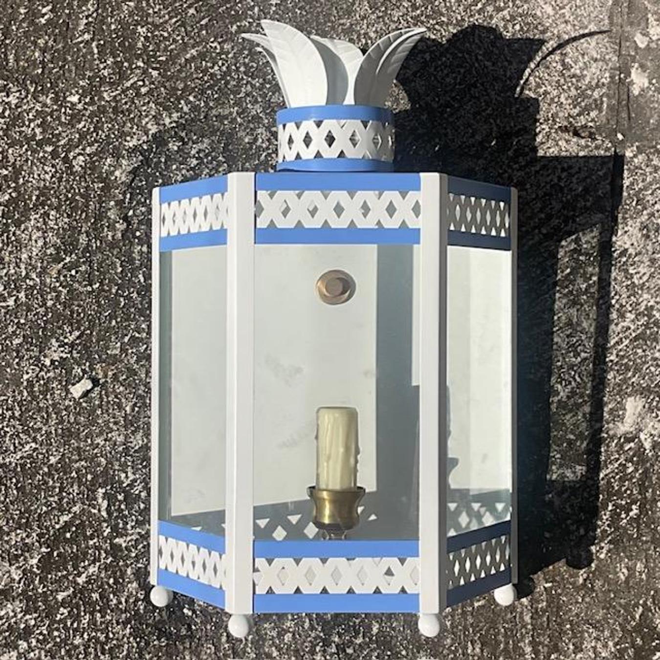 A stunning Contemporary wall sconce. Made by the fabulous Coleen group and marked on the back. Purchased, but ne over installed. It’s in great shape. Acquired from a Palm Beach estate.