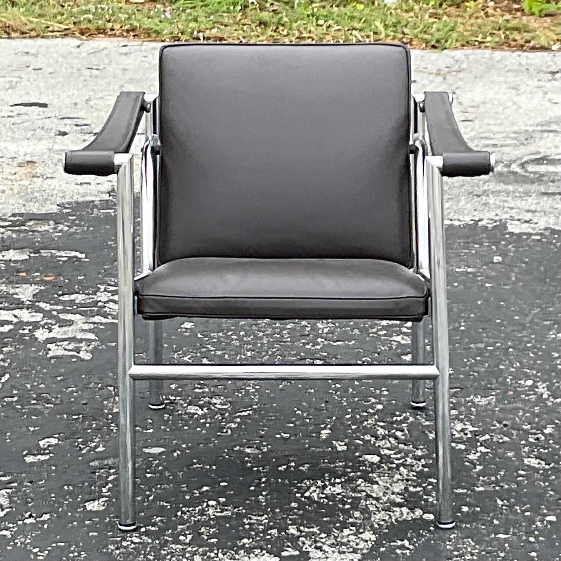 Vintage Contemporary Corbusier for Cassina Lc1 Leather and Chrome Lounge Chair For Sale 5