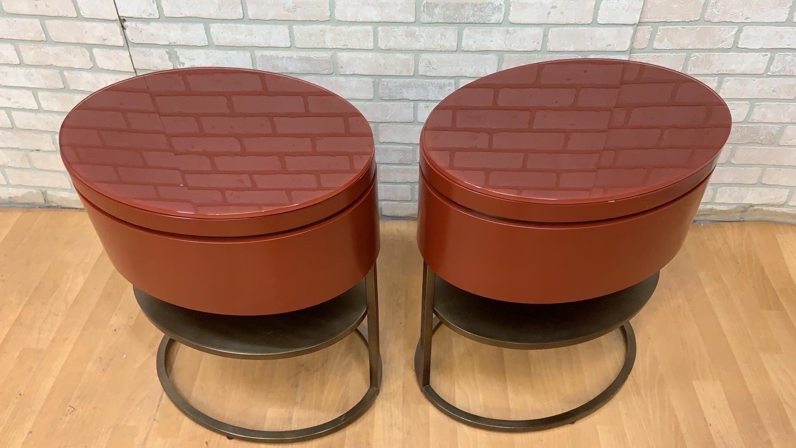 Vintage Contemporary Custom Designed Oval Beistelltisch/Night-Stands - Paar (amerikanisch) im Angebot