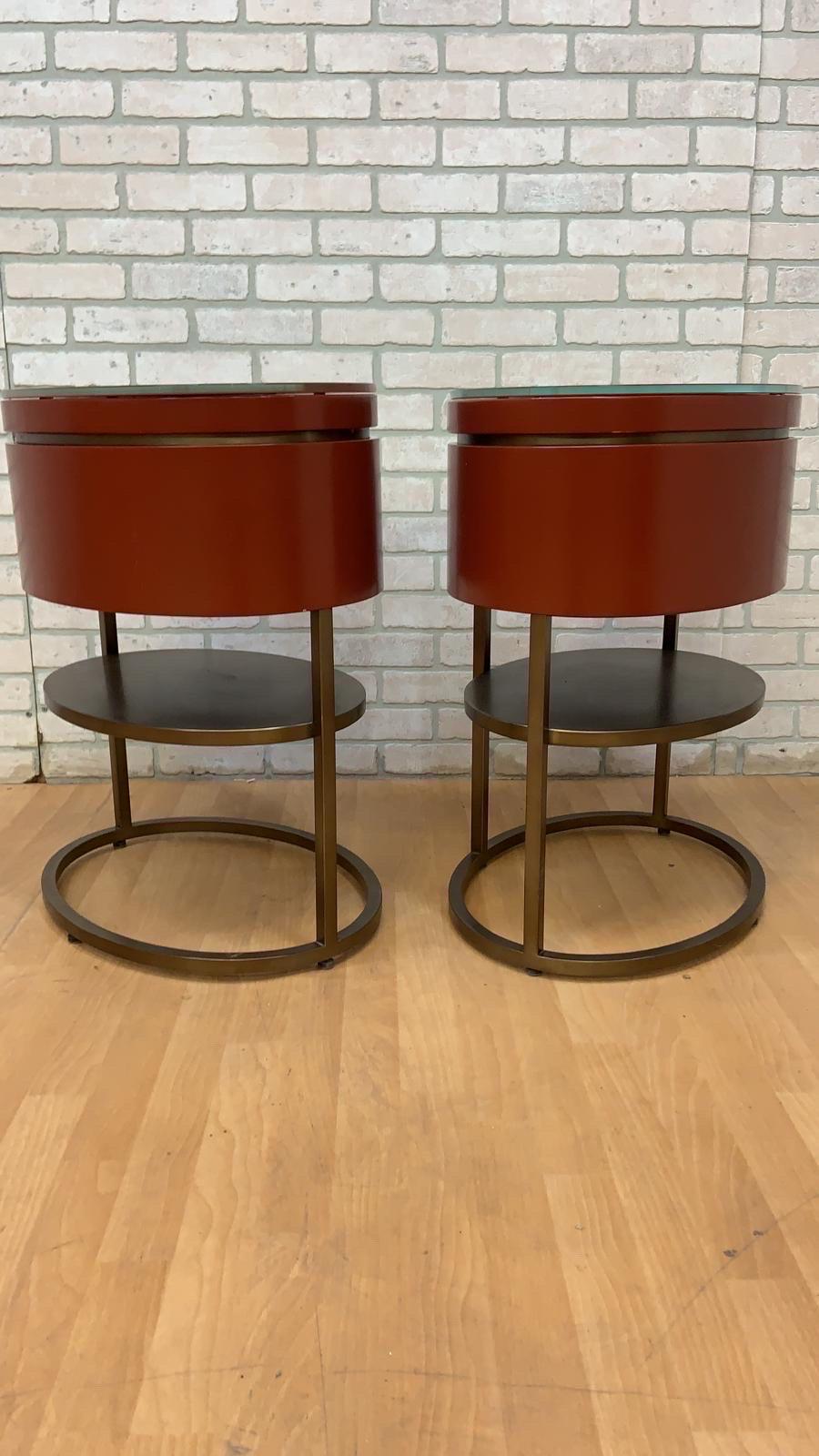 Vintage Contemporary Custom Designed Oval Side Table/Night-Stands - Pair In Good Condition For Sale In Chicago, IL