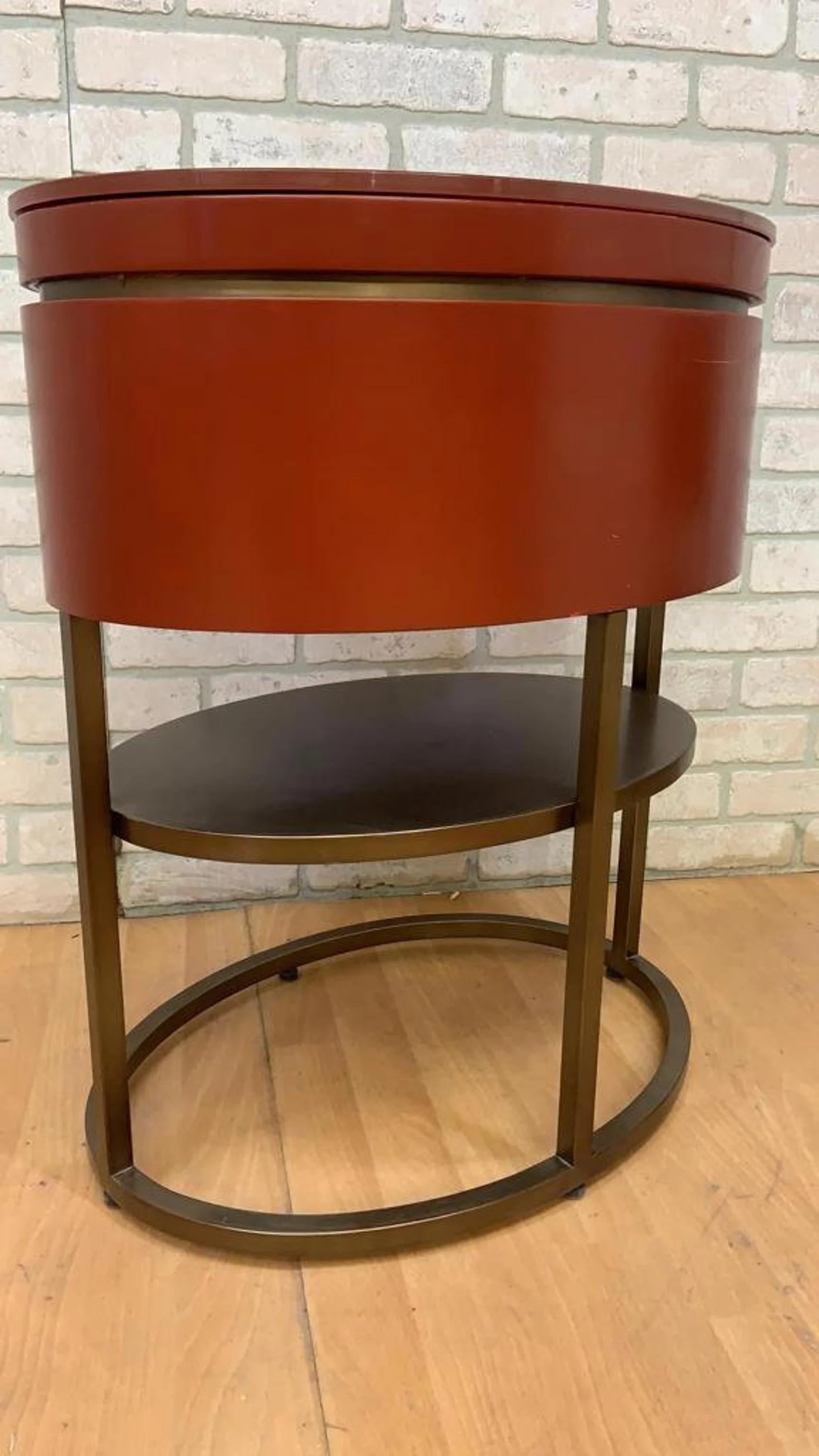 Tavolino ovale vintage contemporaneo progettato su misura - coppia In condizioni buone in vendita a Chicago, IL