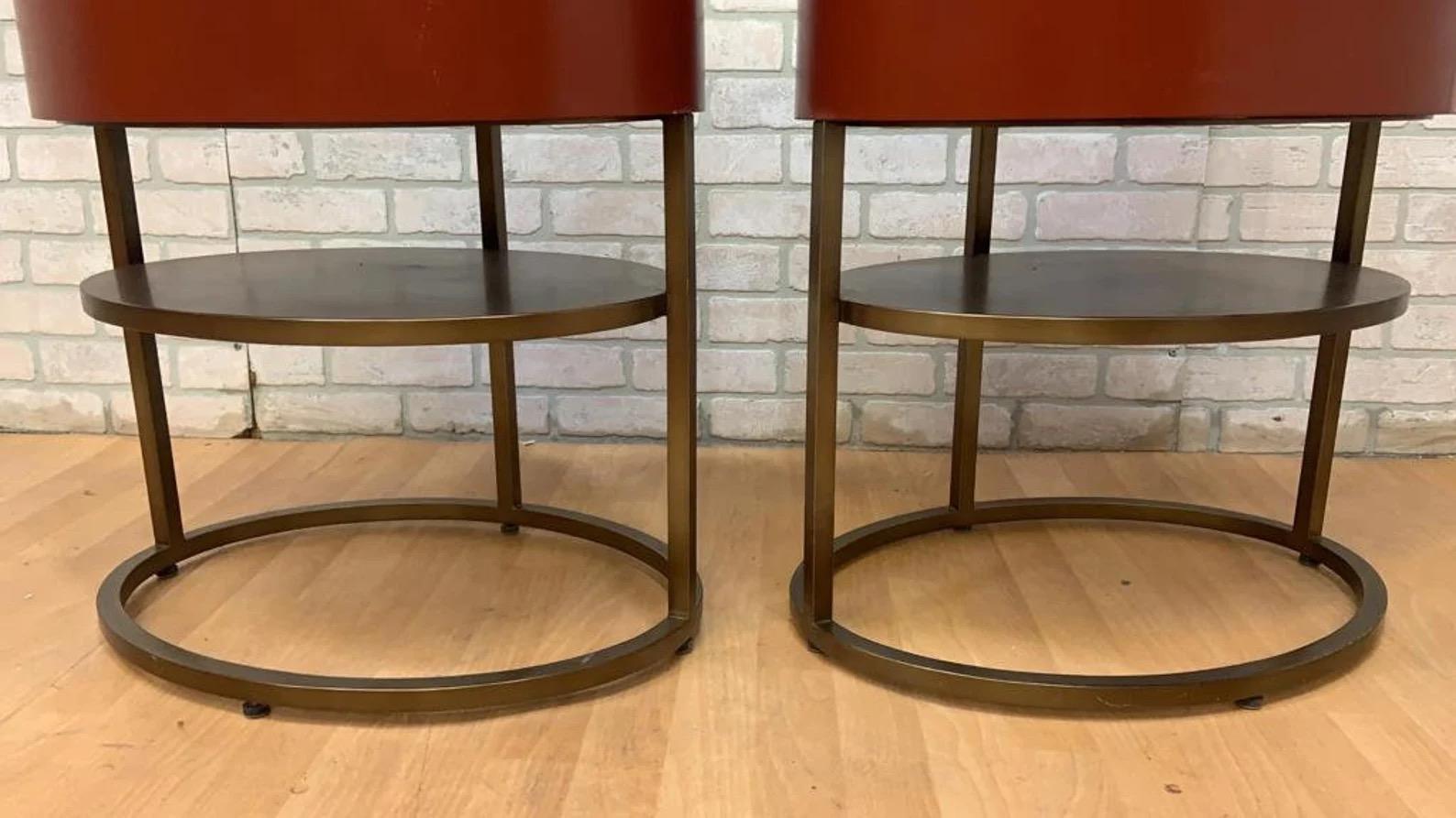Lacca Tavolino ovale vintage contemporaneo progettato su misura - coppia in vendita