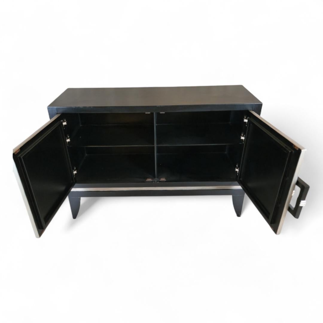 Credenza Contemporánea Vintage de Estilo Deco en Madera Ebonizada con 2 Puertas con Espejo de Artma Ebonizado en venta