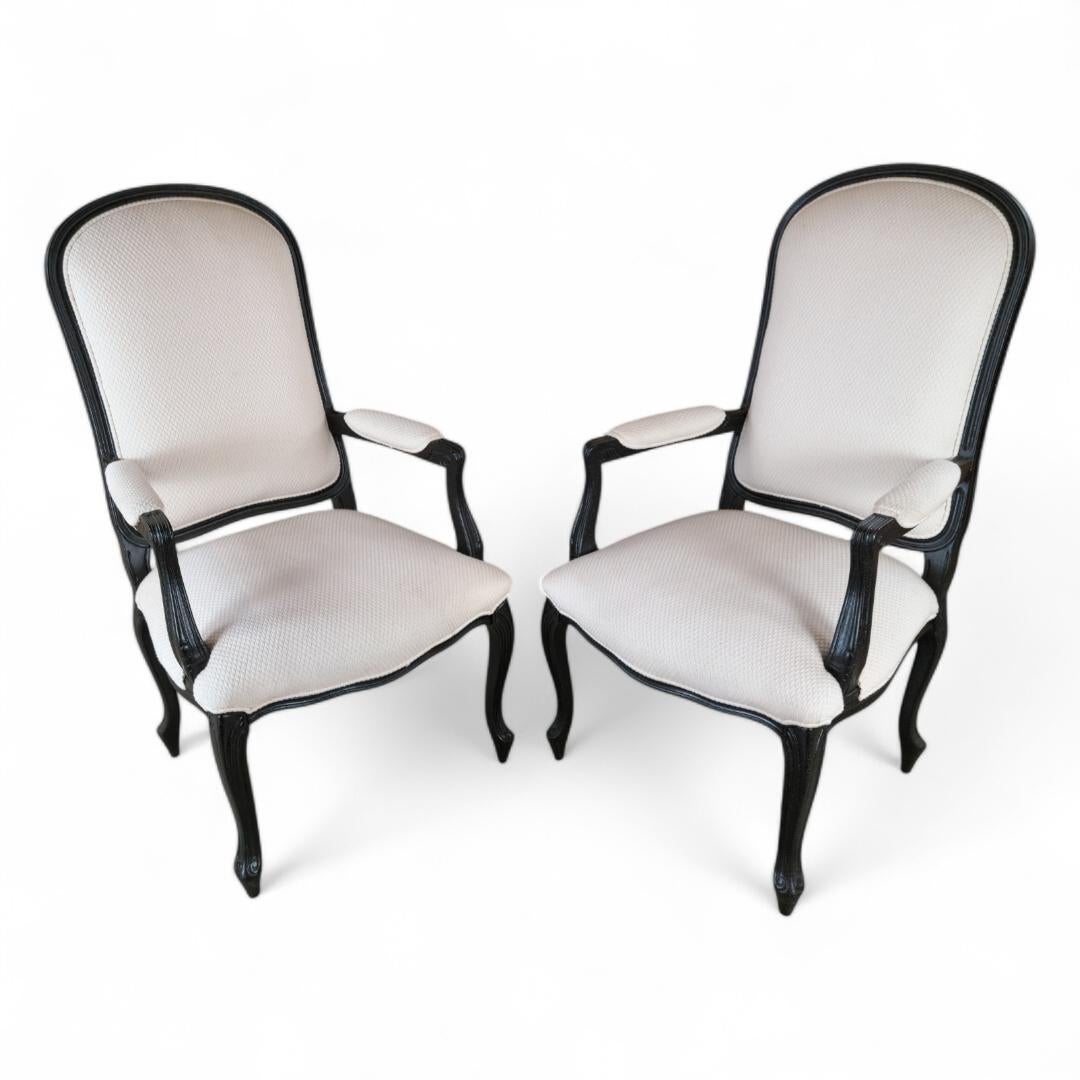 Poltrone imbottite con schienale alto in legno ebanizzato, vintage e contemporaneo - Coppia

