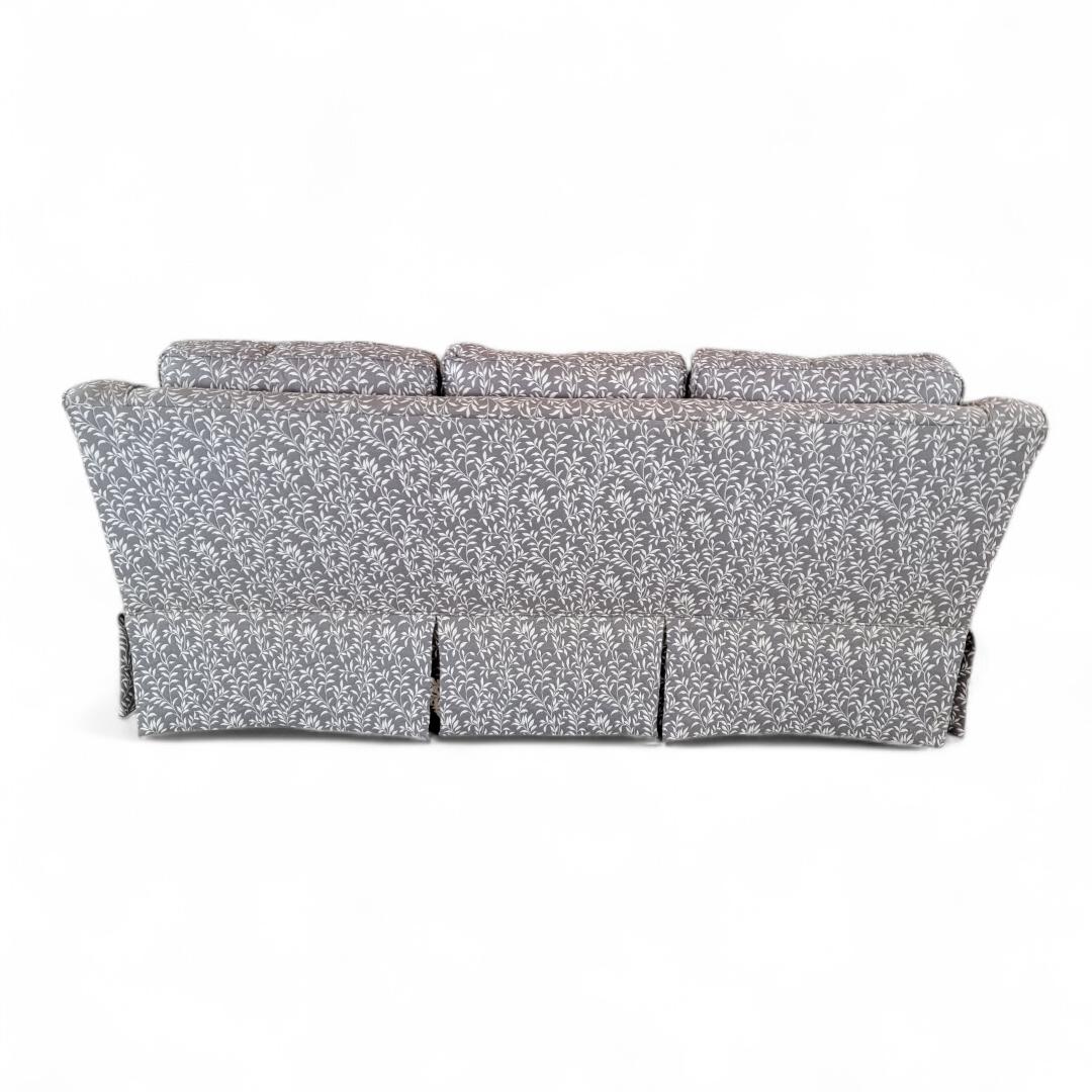 Sofá contemporáneo vintage de tela gris con estampado de hojas en Bueno estado para la venta en Chicago, IL