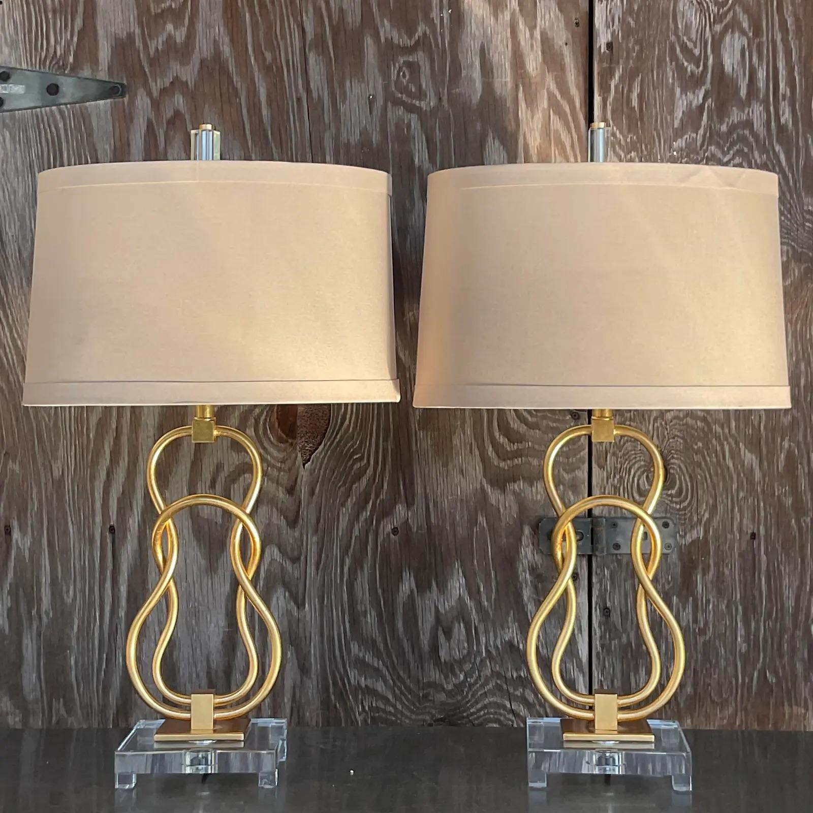 Vintage Contemporary Linked Gilt Rings Lamps - a Pair In Good Condition For Sale In west palm beach, FL