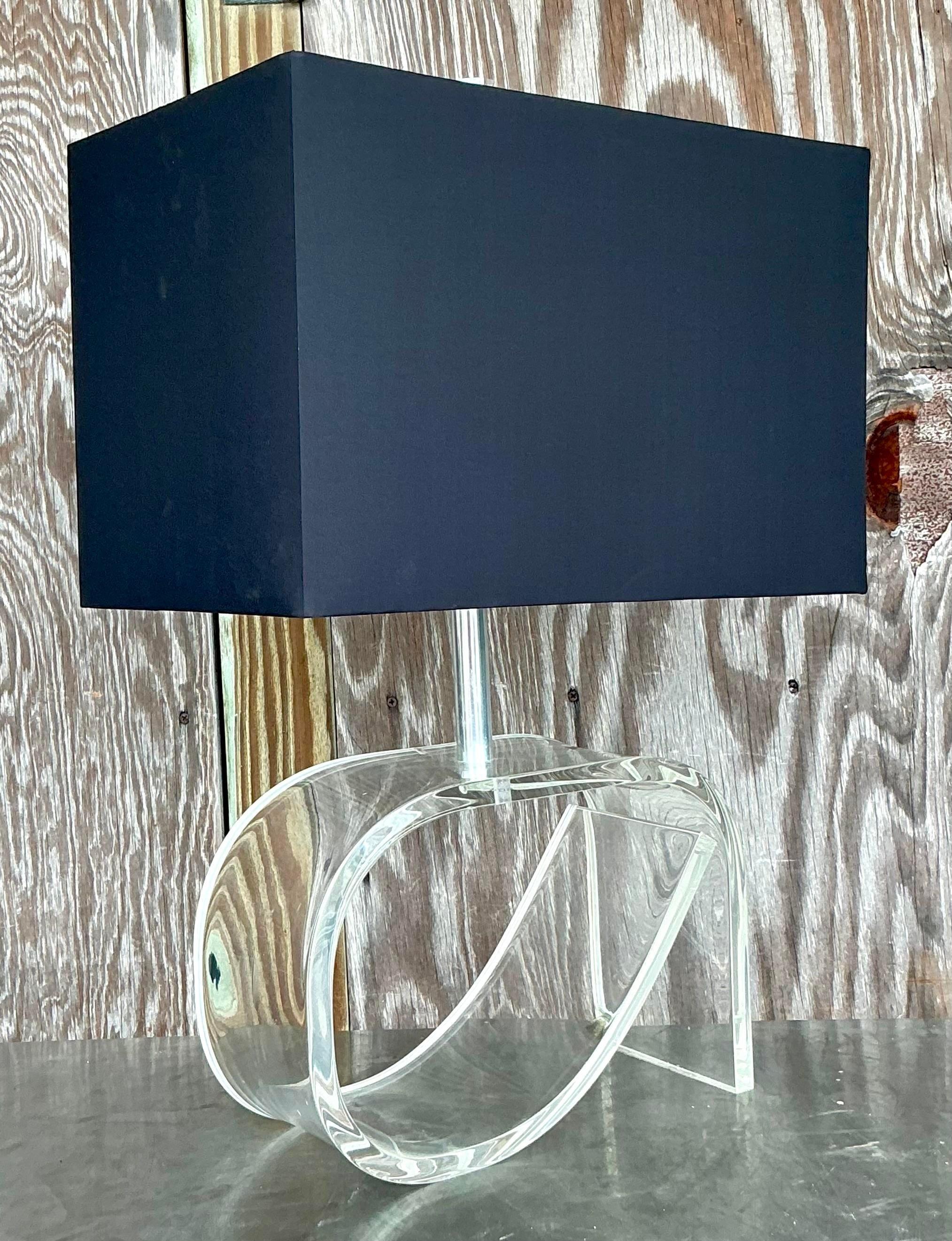 Vintage Contemporary Lucite Scroll Table Lamp For Sale 1