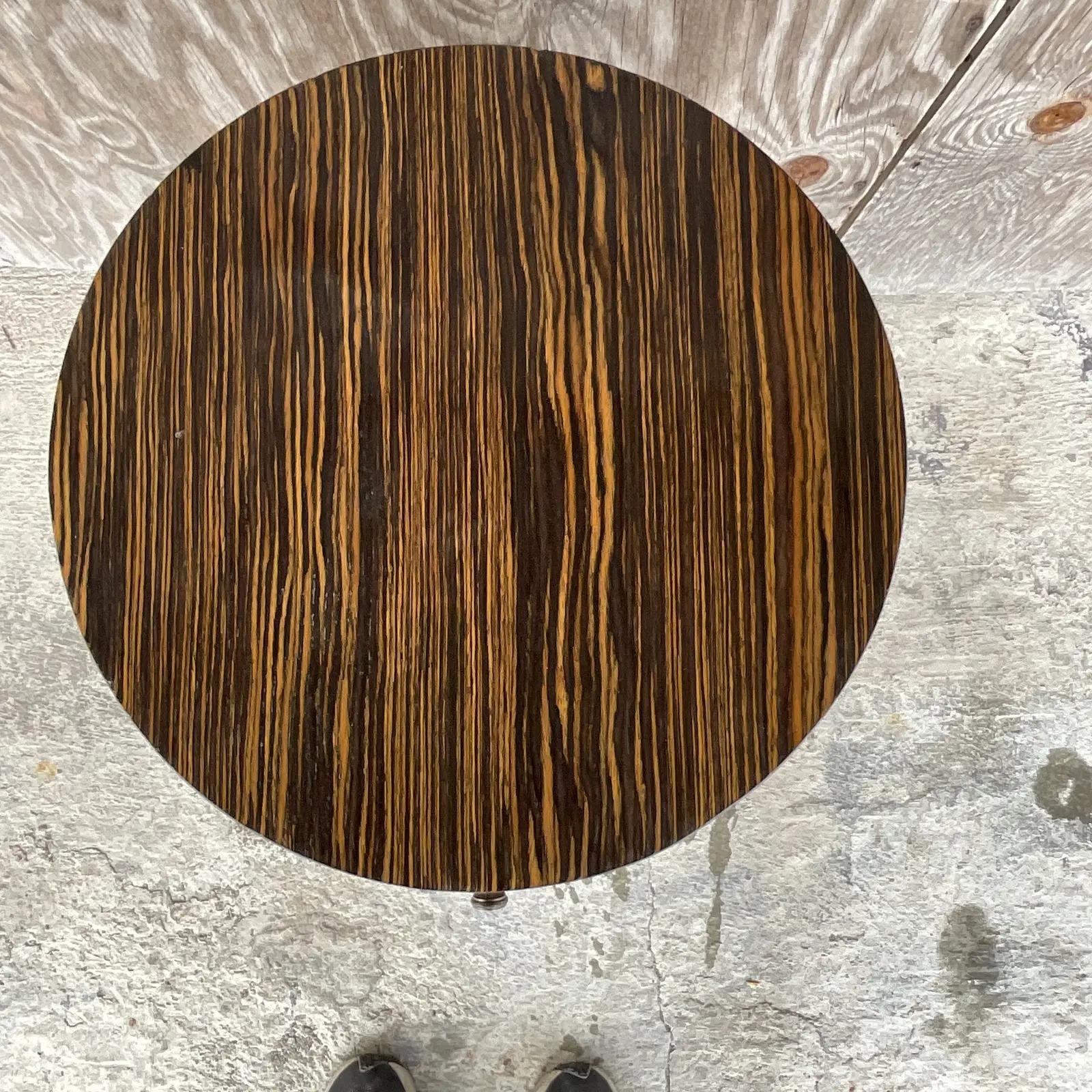 Nord-américain Table d'appoint vintage et contemporaine en bois zébré Michael Berman en vente