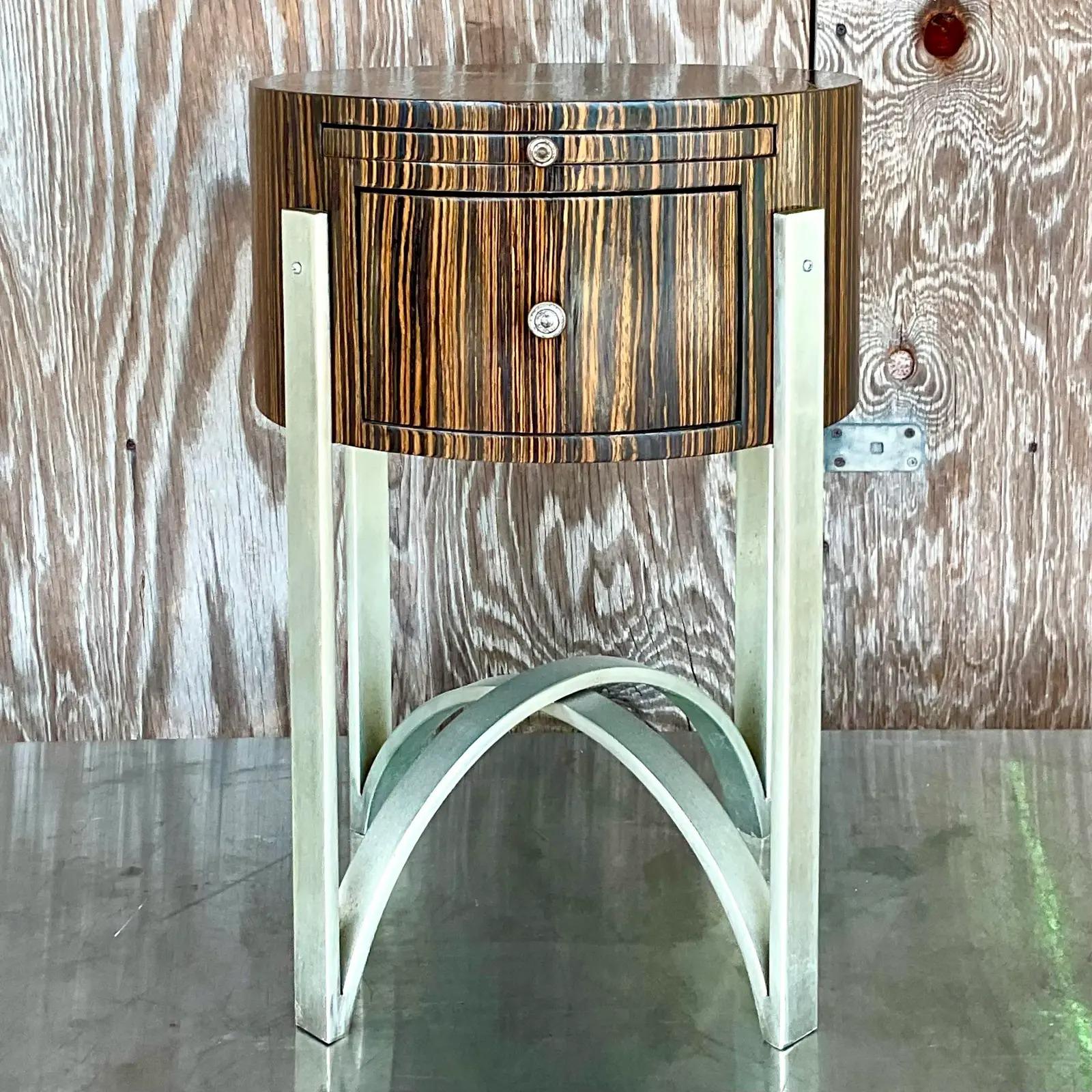 Table d'appoint vintage et contemporaine en bois zébré Michael Berman Bon état - En vente à west palm beach, FL