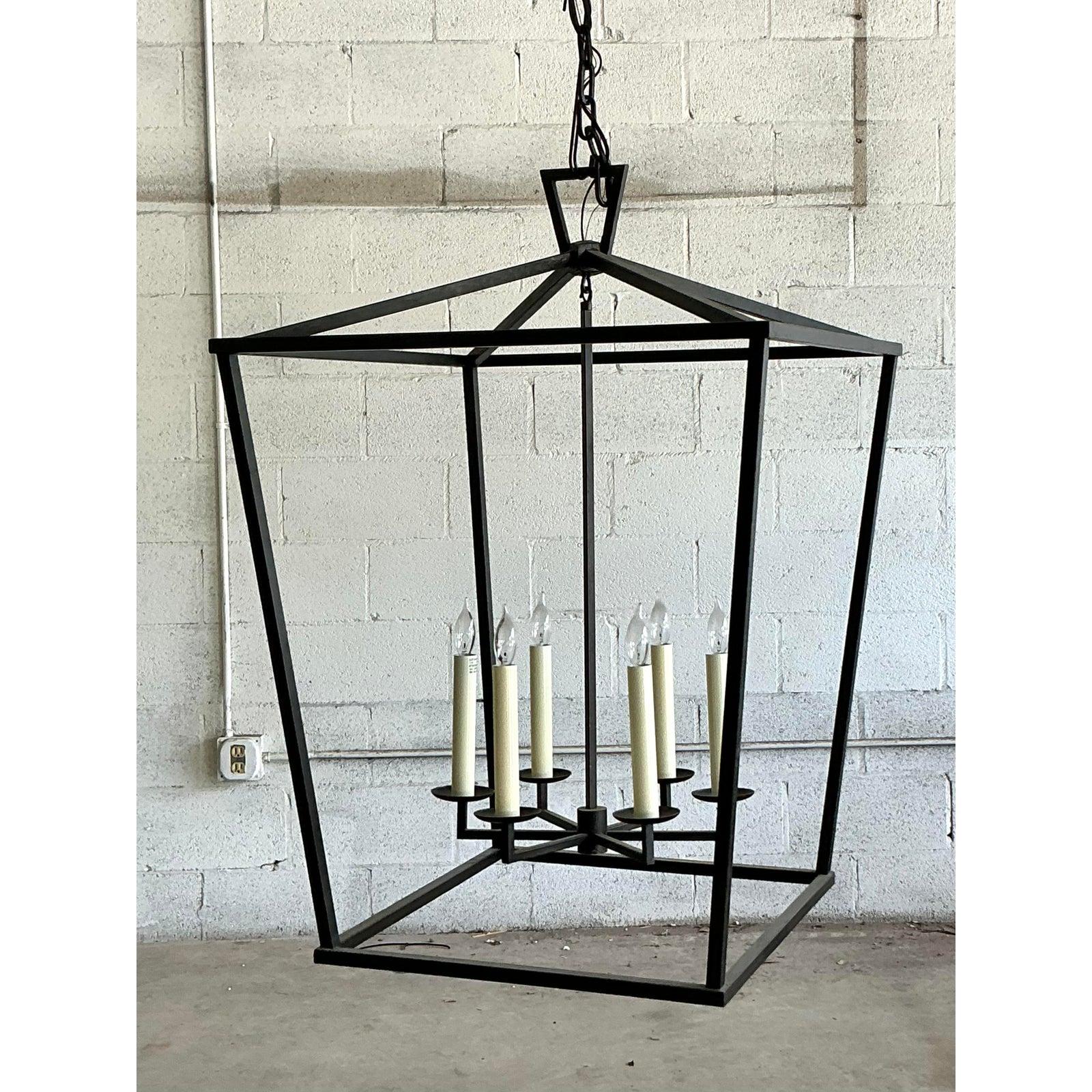 Vintage Contemporary Monumental Frame Laterne (Chinesisch) im Angebot