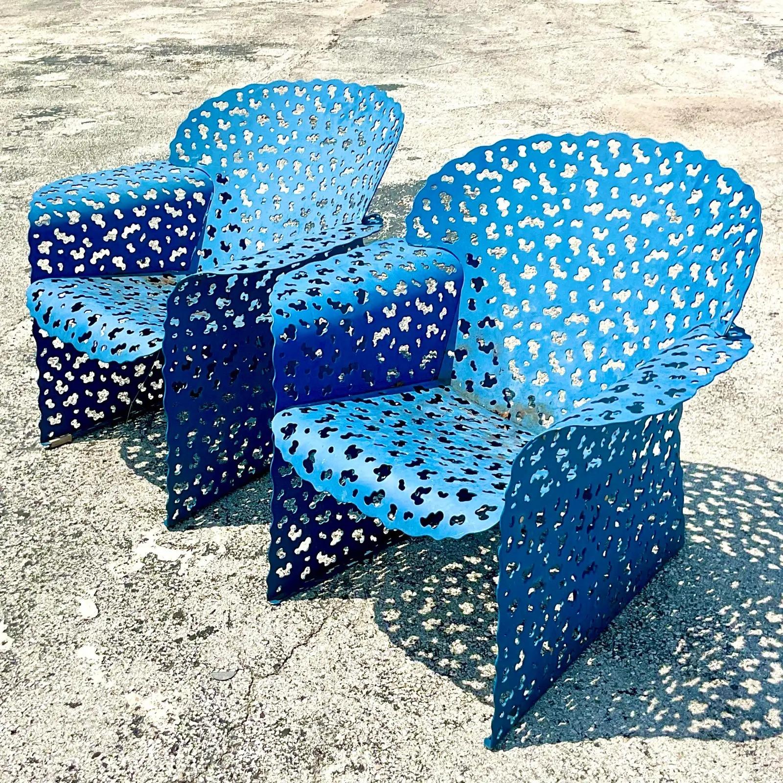Fantastic vintage Contemporary Knoll Studios outdoor lounge chairs. A a fabulous pair designed by Richard Schultz. Part of his iconic Topiary collection. Inspired by the dappled sunlight that comes through a manicured shrub. Matching pieces also