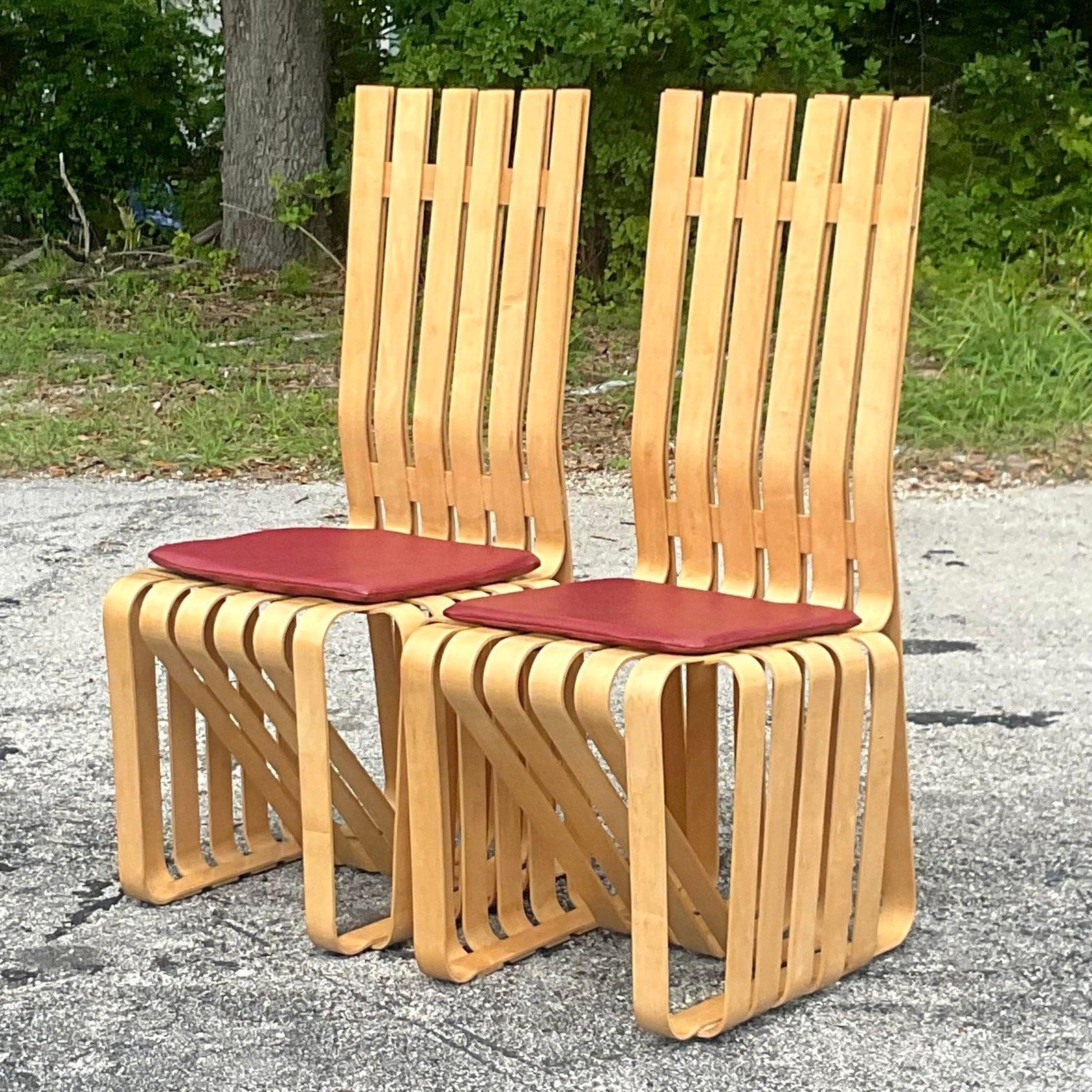 Zeitgenössischer Vintage-Sessel, signiert Frank Gehry für Knoll, ein Paar (Nordamerikanisch) im Angebot