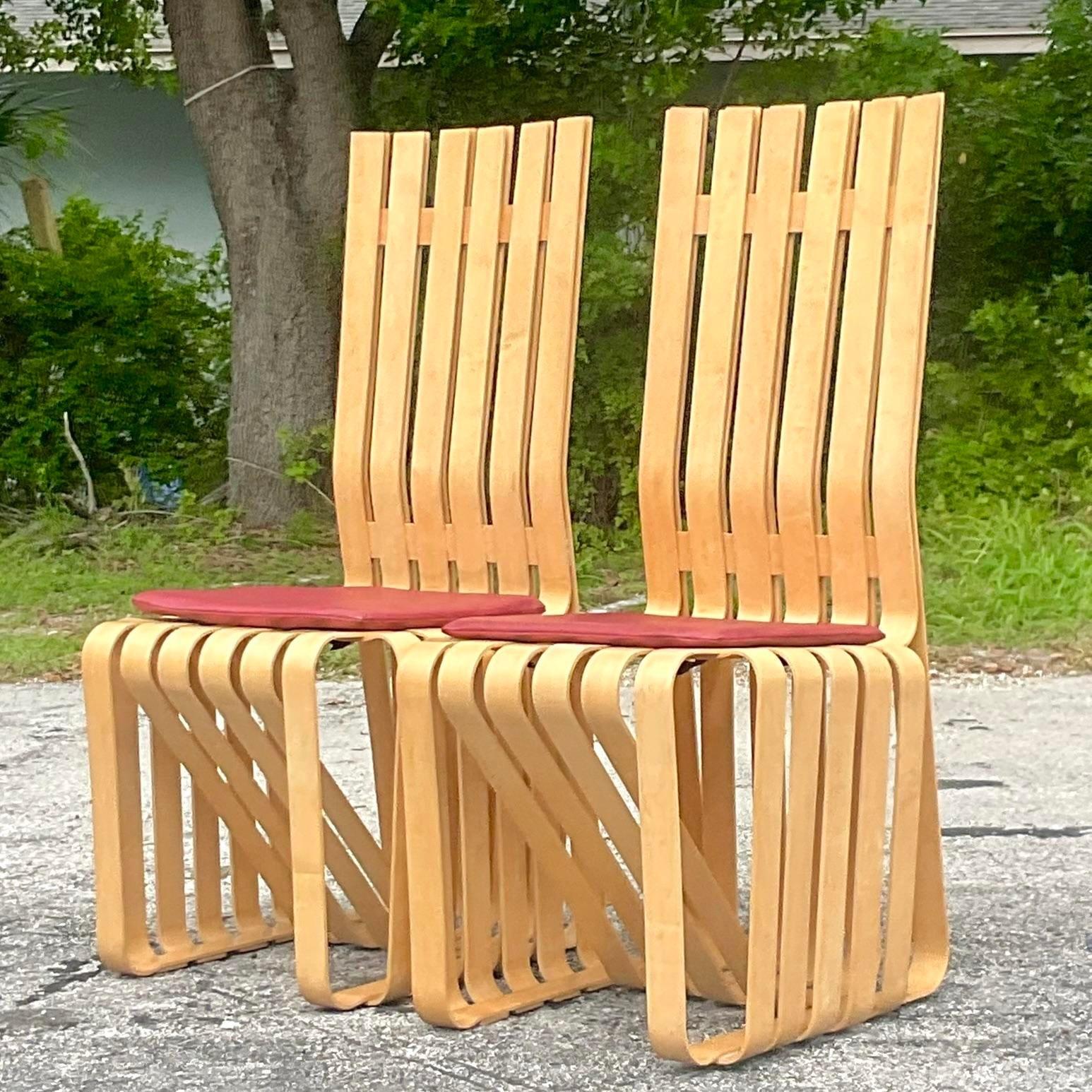 Zeitgenössischer Vintage-Sessel, signiert Frank Gehry für Knoll, ein Paar im Angebot 1