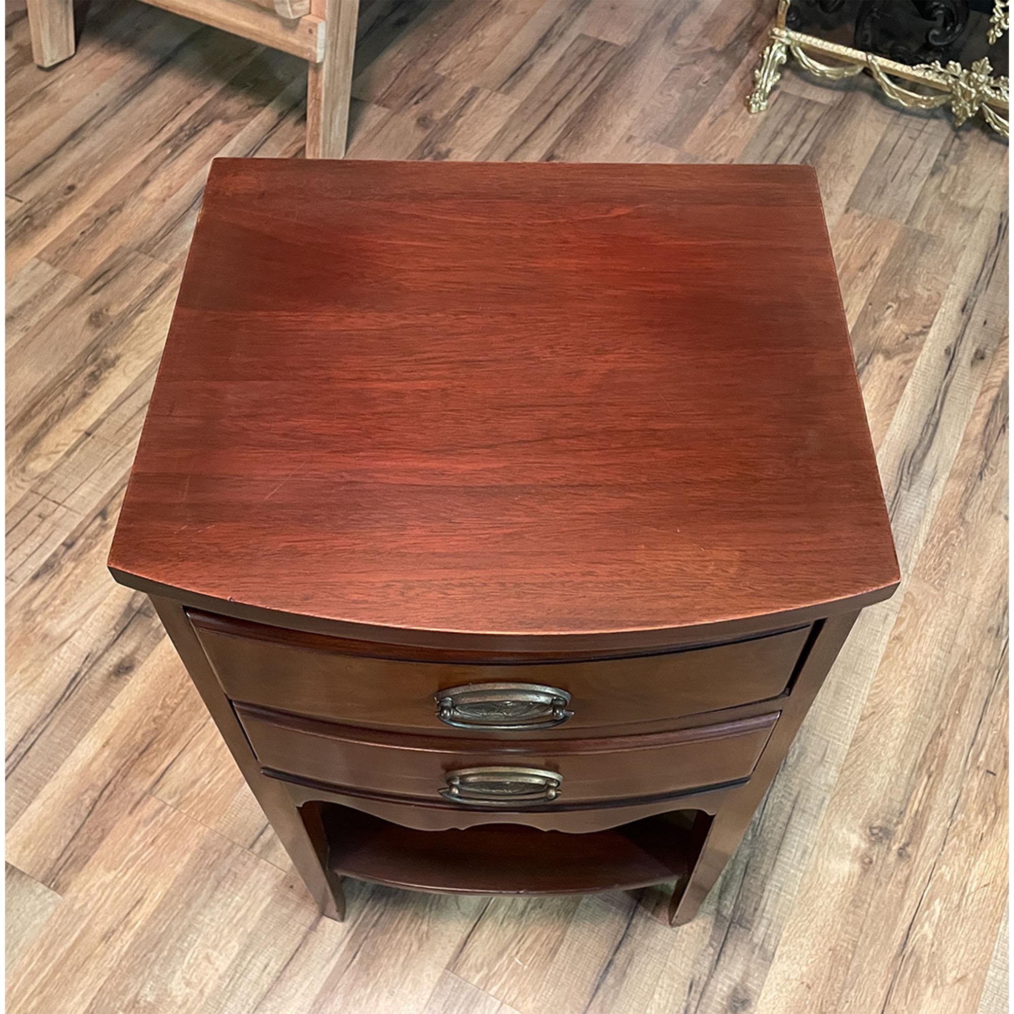 Vintage Continental Mahogany Nightstand In Good Condition In Annville, PA