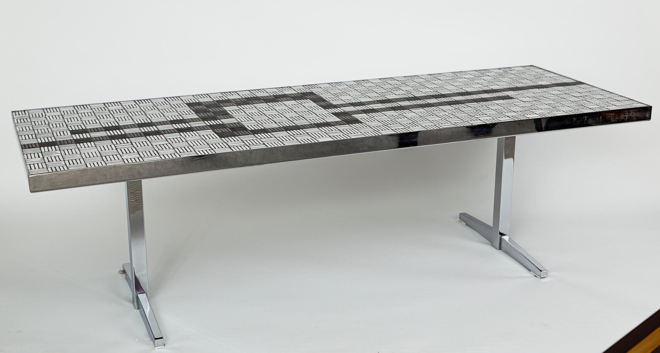 Mid Century Deutsch Mosaik Nickel niedrigen Tisch (Moderne der Mitte des Jahrhunderts) im Angebot