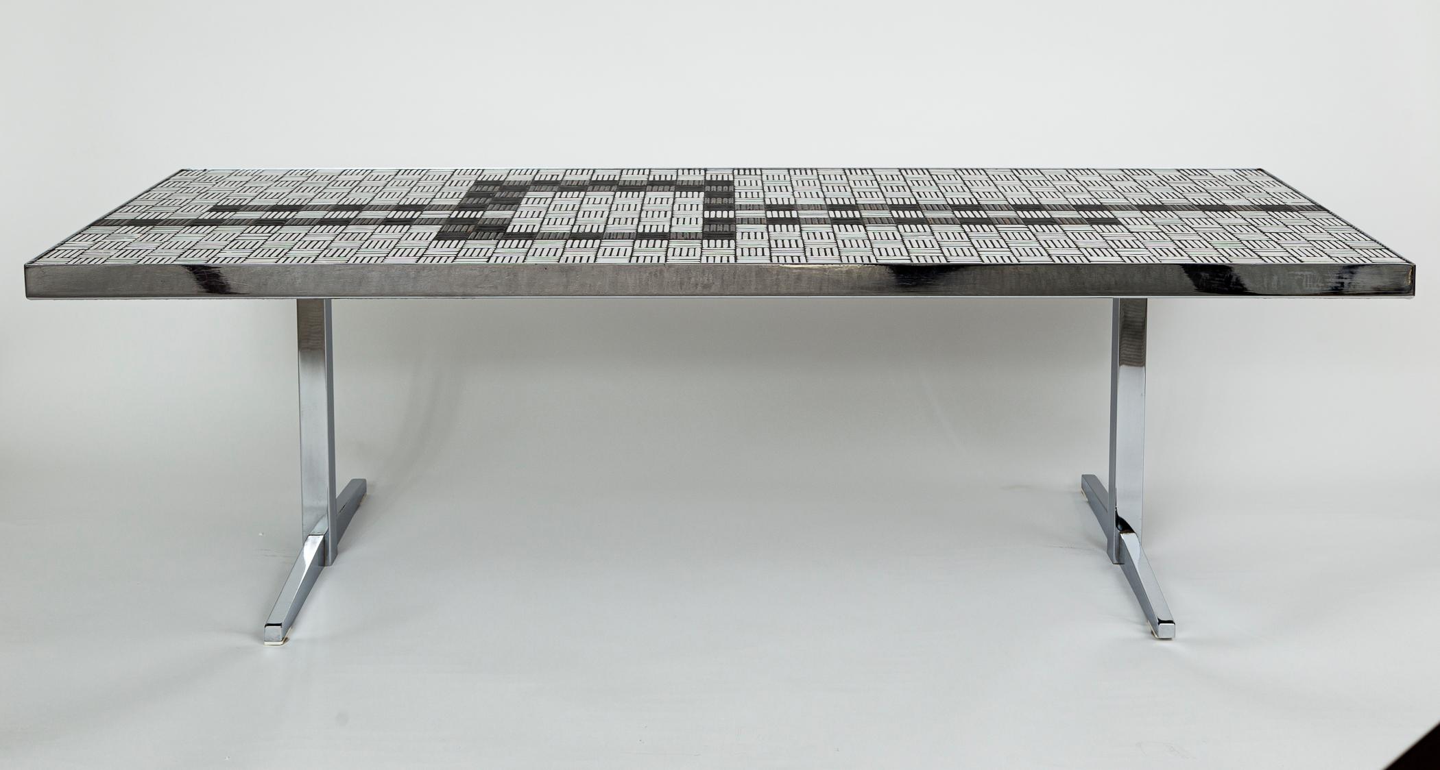 Mid Century Deutsch Mosaik Nickel niedrigen Tisch (Keramik) im Angebot