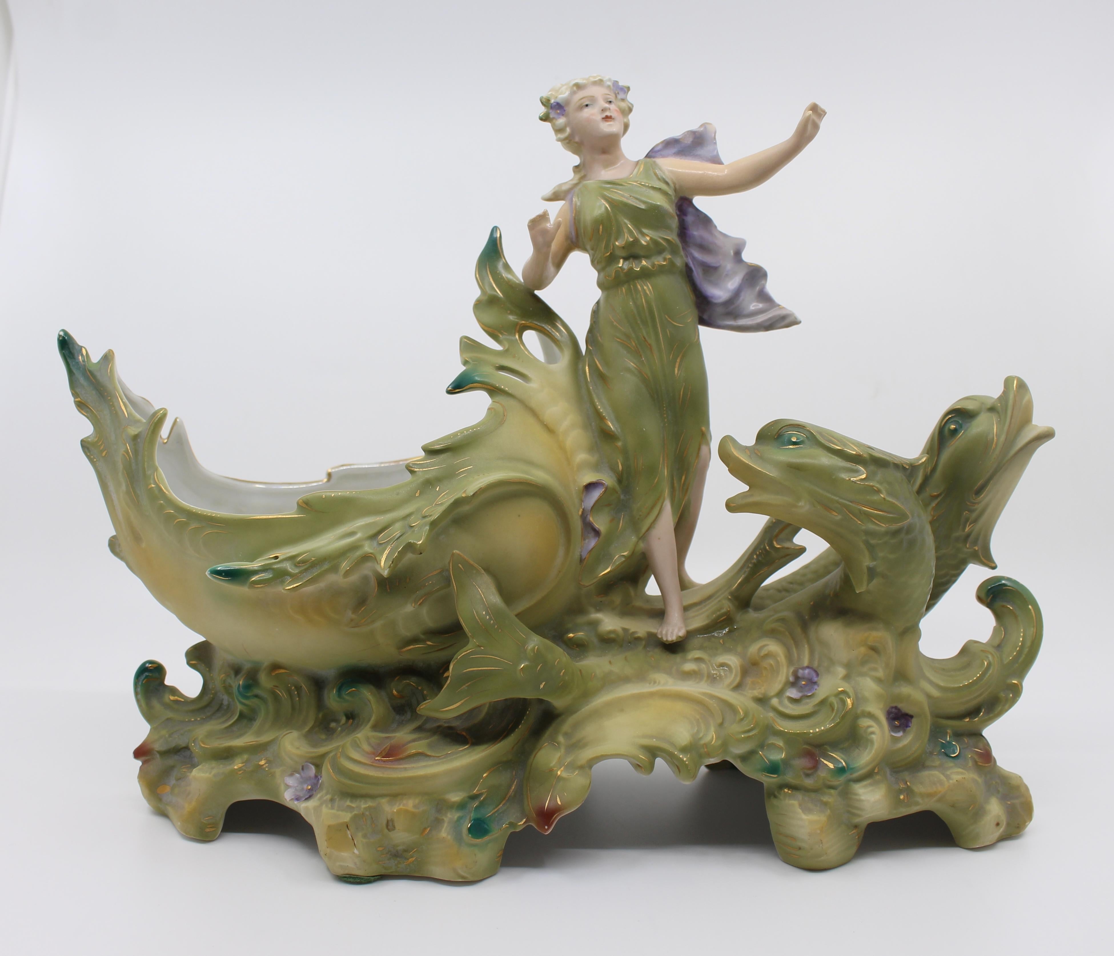 Vintage Continental Porcelain Sea Nymph sculpture centrepiece bowl


Organ Continental, 20th c. vintage

Measures: Width 32 cm / 12 1/2 in

Depth 13 cm / 5 in

Height 24 cm / 9 1/2 in

Condition Good condition commensurate with age.