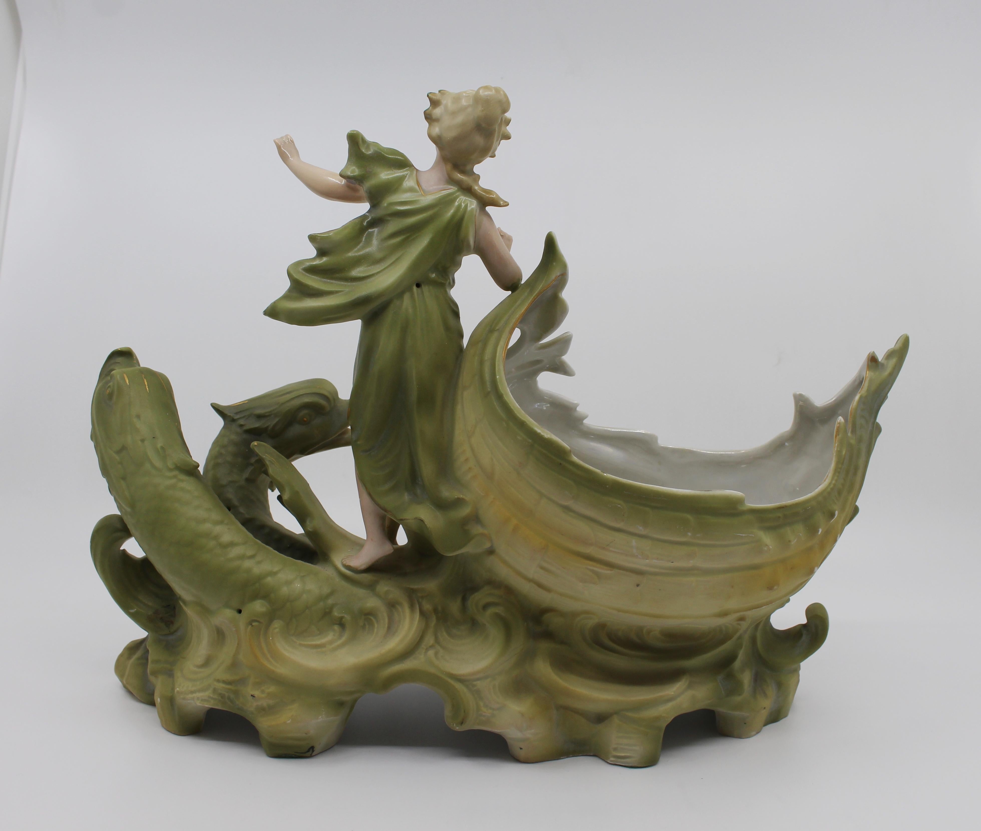 Vintage Continental Porcelain Sea Nymph Sculpture Centrepiece Bowl In Good Condition For Sale In Worcester, Worcestershire
