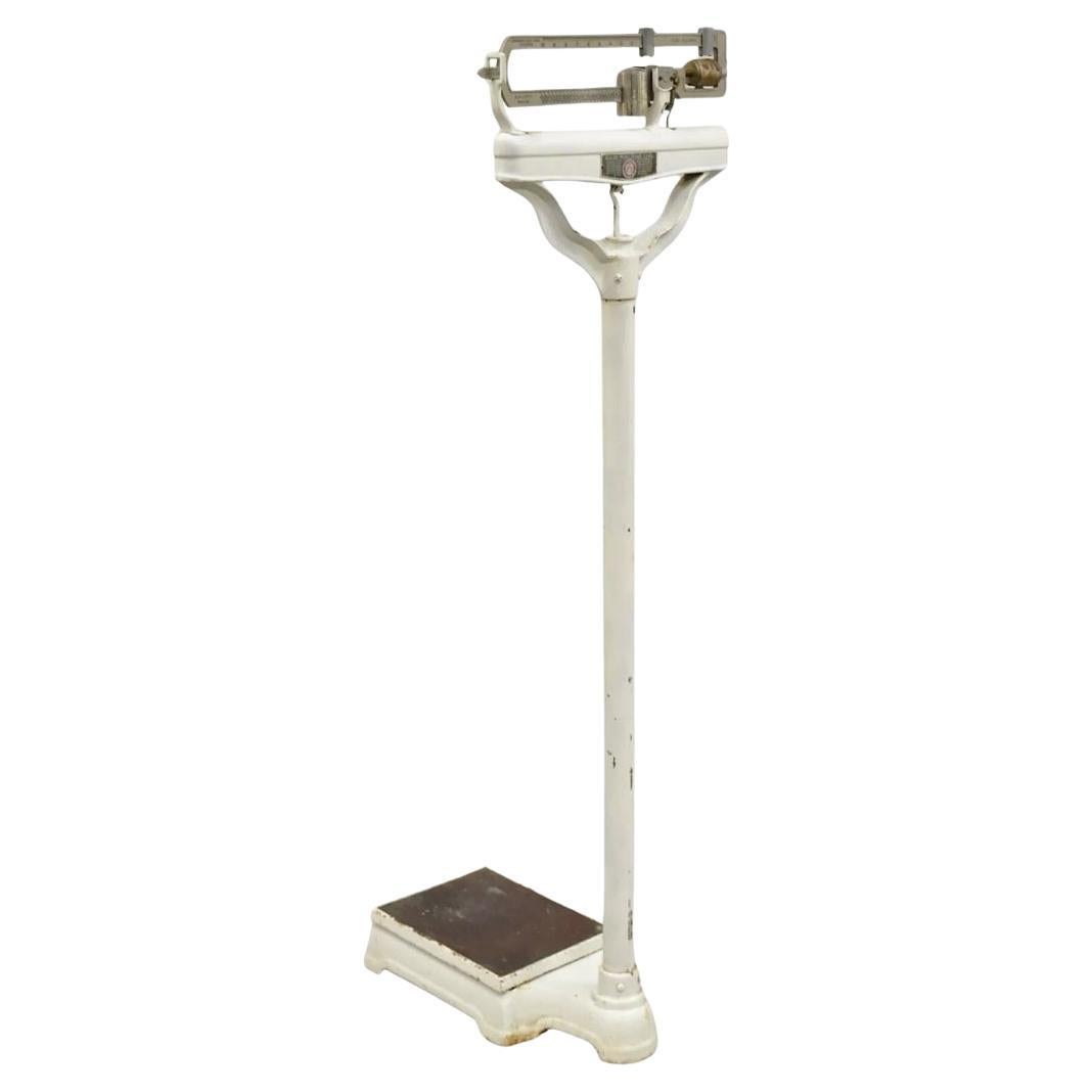 Vintage Continental Scale Cast Iron Art Deco 300 lb Doctors Platform Floor Scale