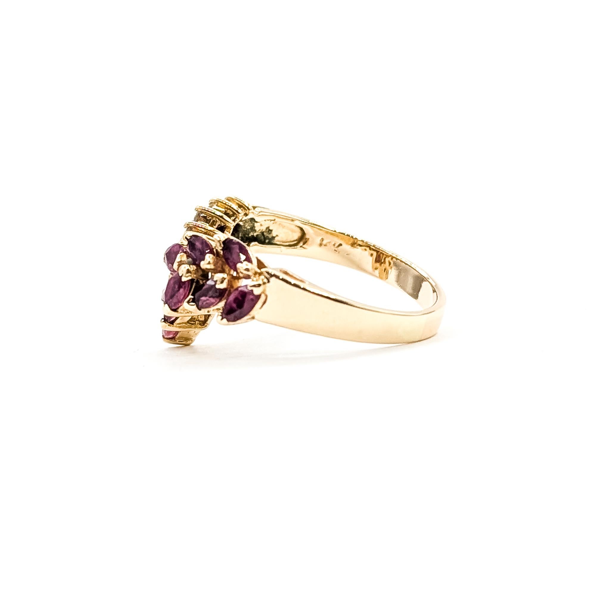 Vintage Contour Ruby & Diamond Ring in 14k en vente 4