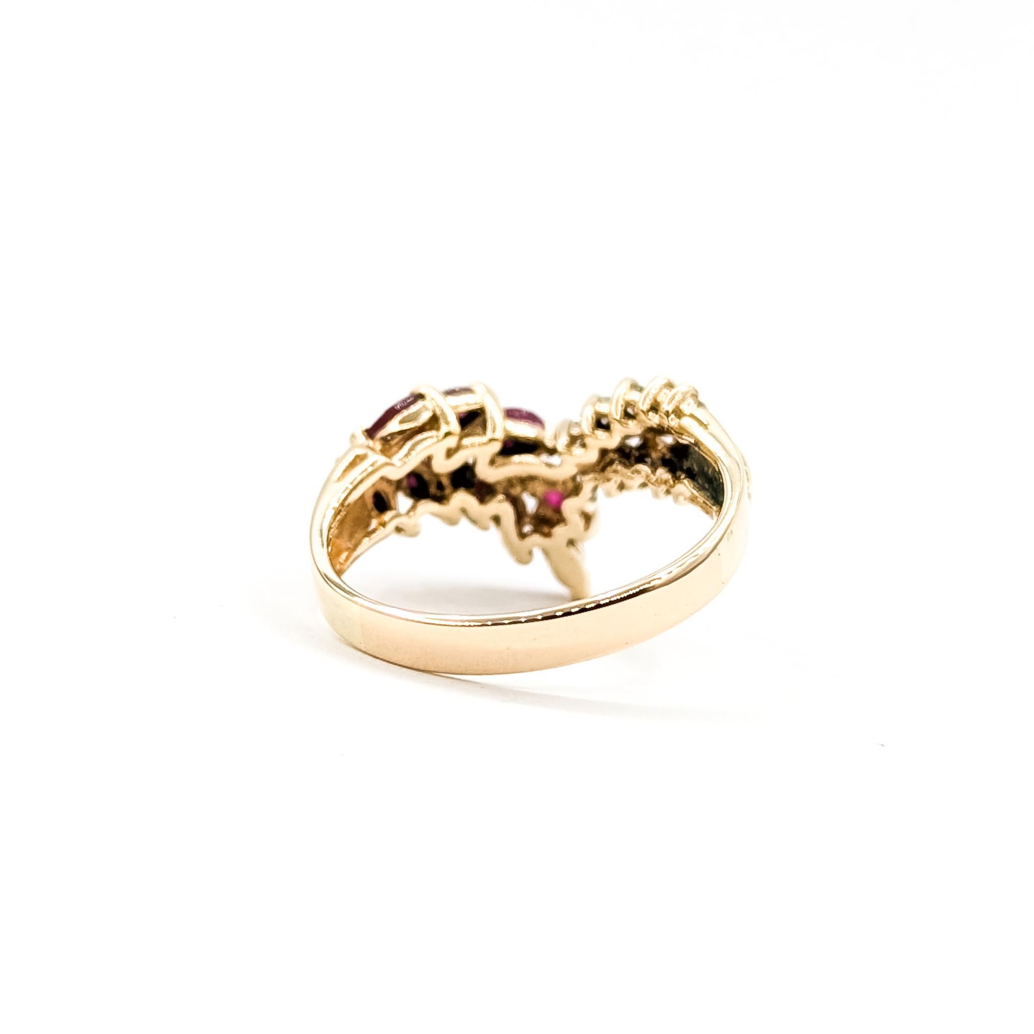 Vintage Contour Ruby & Diamond Ring in 14k en vente 2