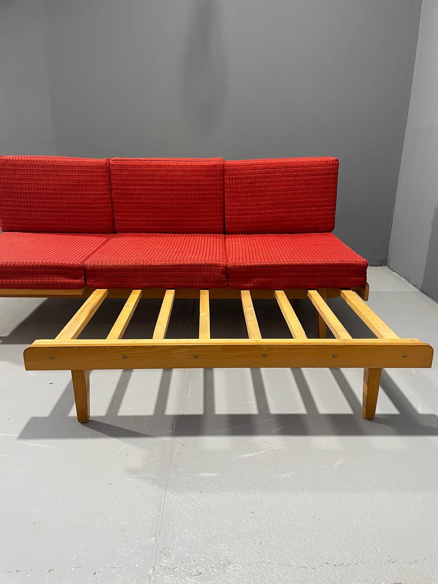 Vintage Convertible Sofa von Tatra Nábytok, 1960er Jahre (20. Jahrhundert) im Angebot