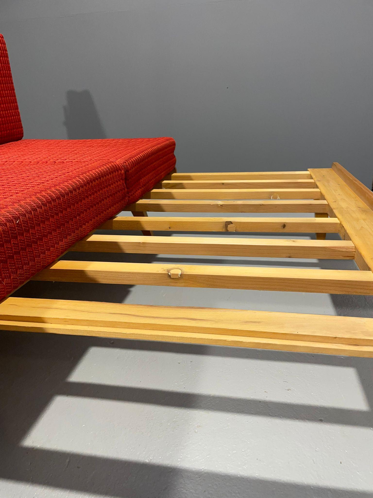 Vintage Convertible Sofa von Tatra Nábytok, 1960er Jahre (Polster) im Angebot