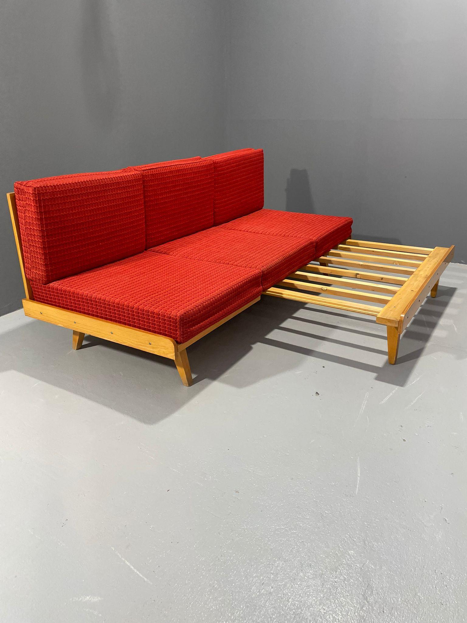 Vintage Convertible Sofa von Tatra Nábytok, 1960er Jahre im Angebot 1