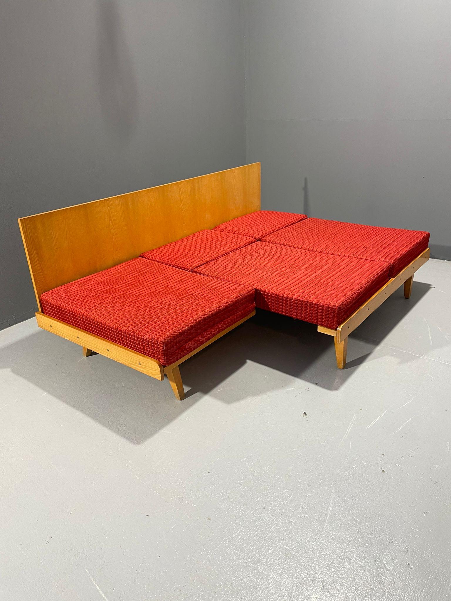 Vintage Convertible Sofa von Tatra Nábytok, 1960er Jahre im Angebot 2