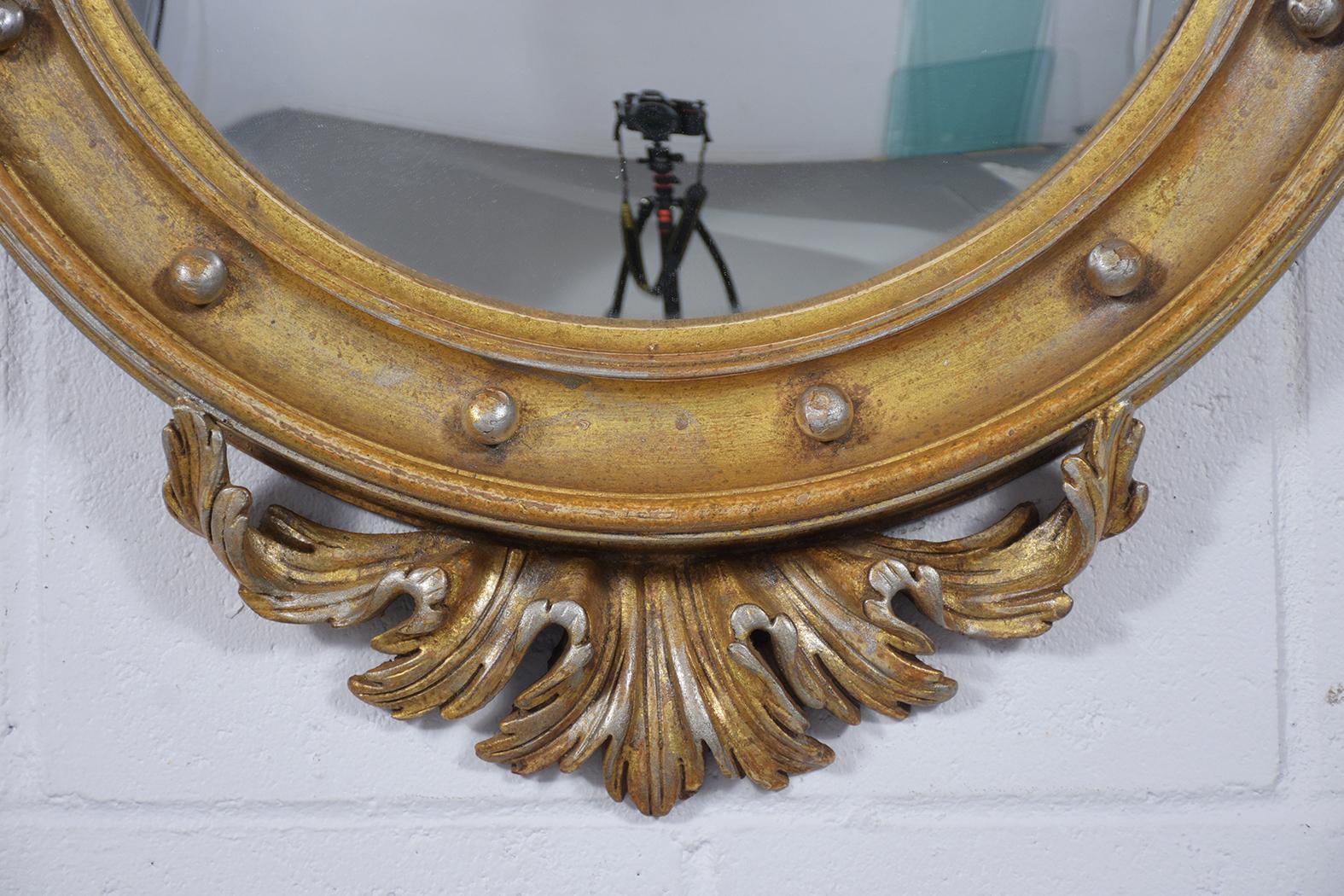 Fin du 20e siècle Miroir ovale italien de style fédéral américain vintage avec motif d'aigle en vente