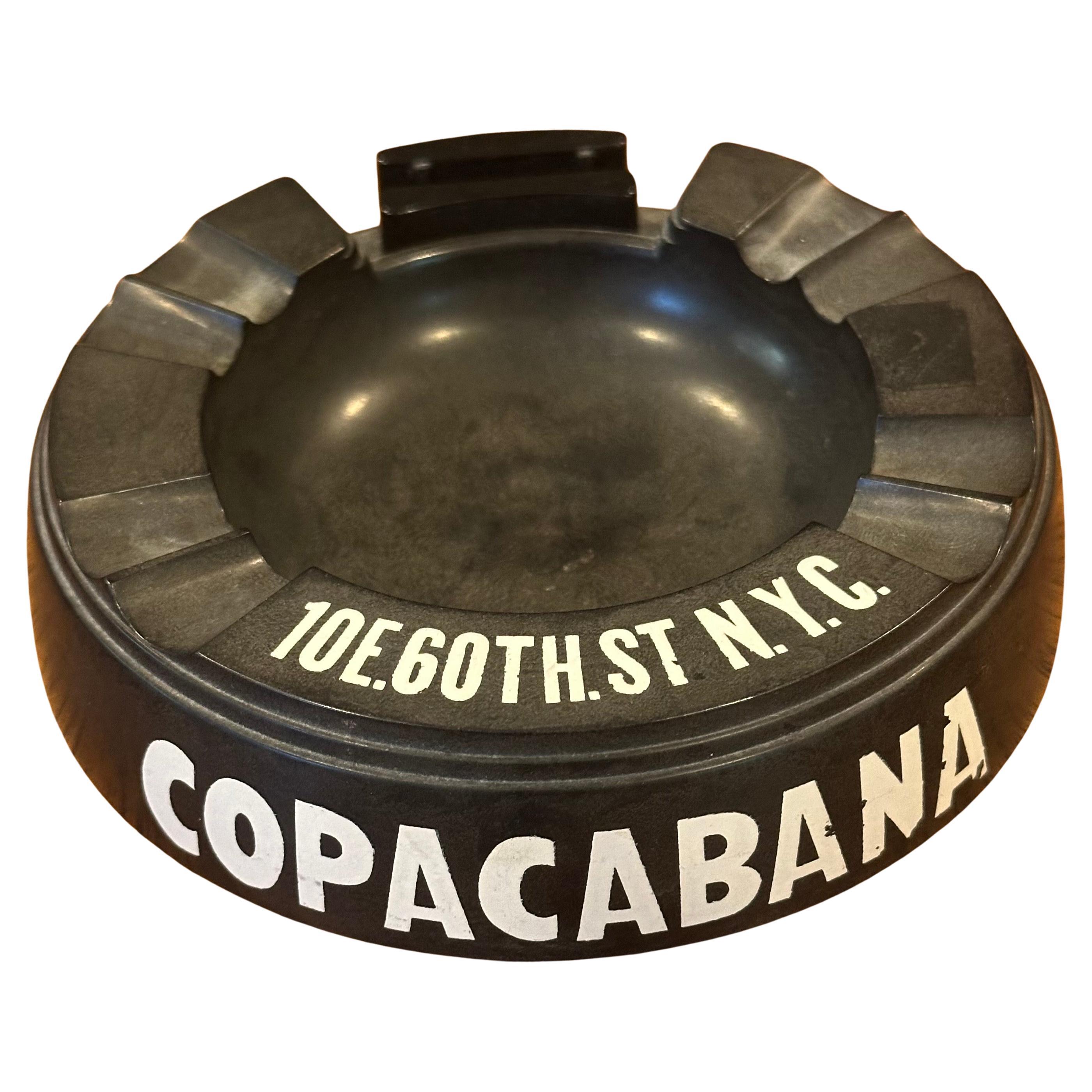 Cenicero vintage de baquelita negra 