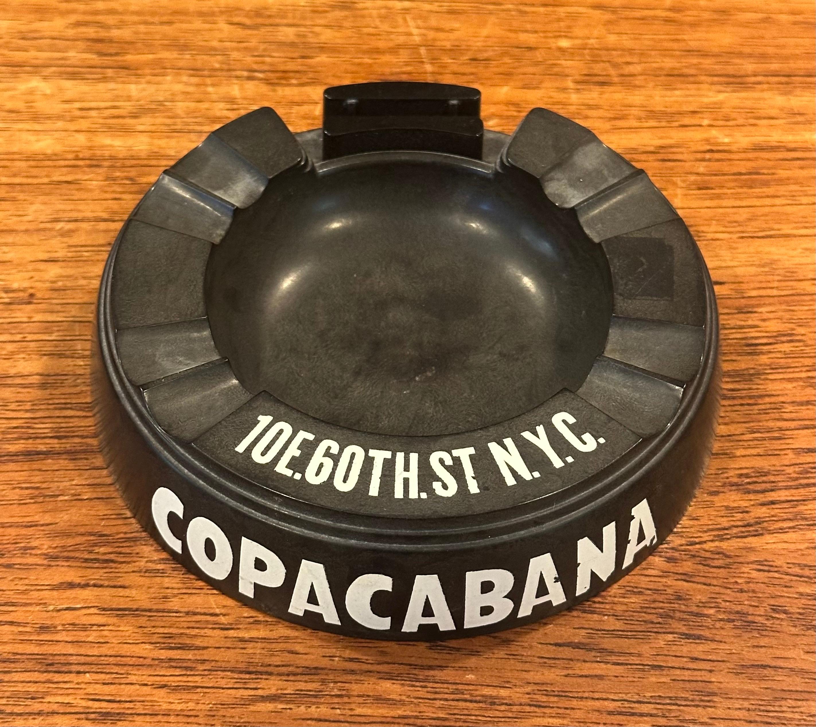 Cenicero vintage de baquelita negra 