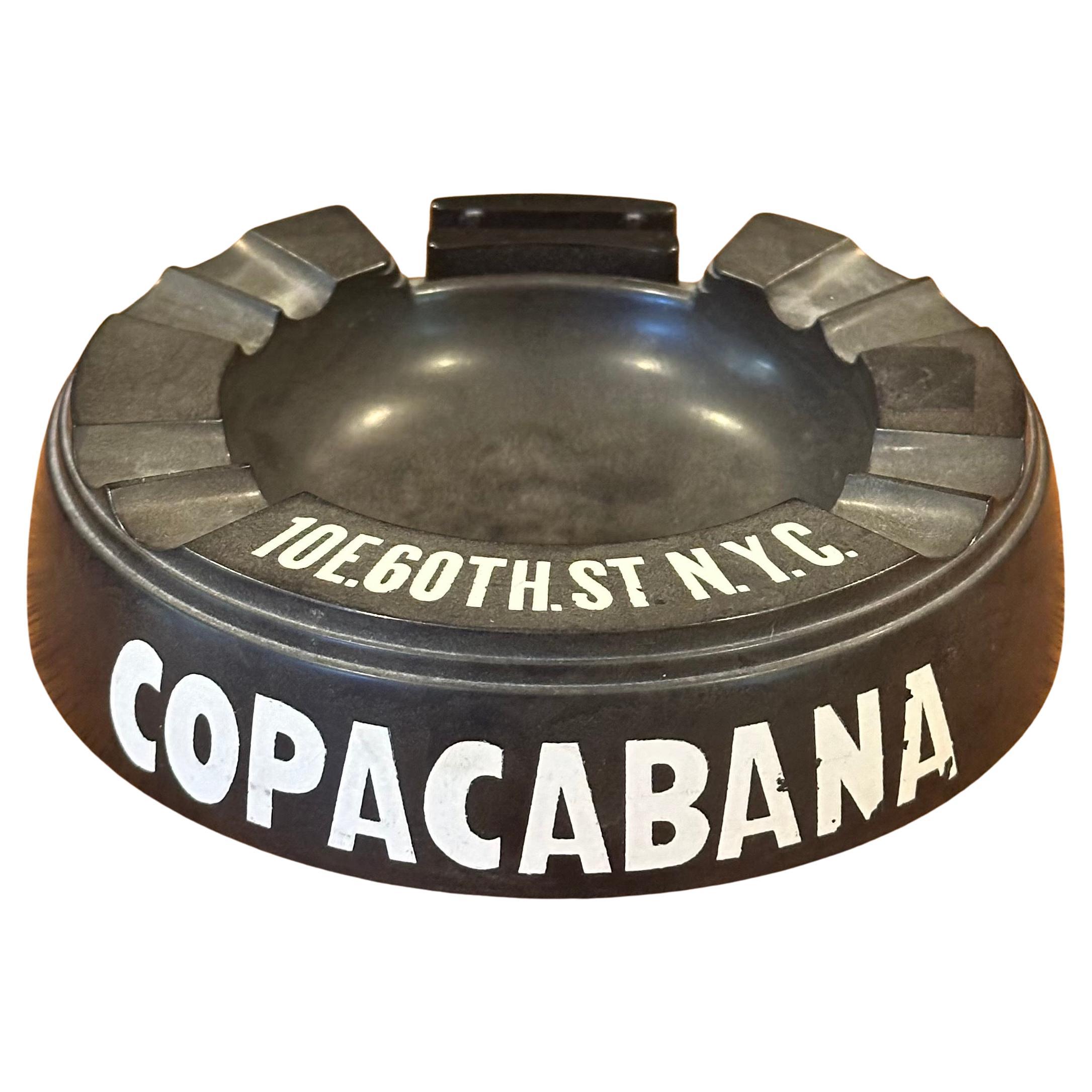 Posacenere vintage "Copacabana" in bachelite nera